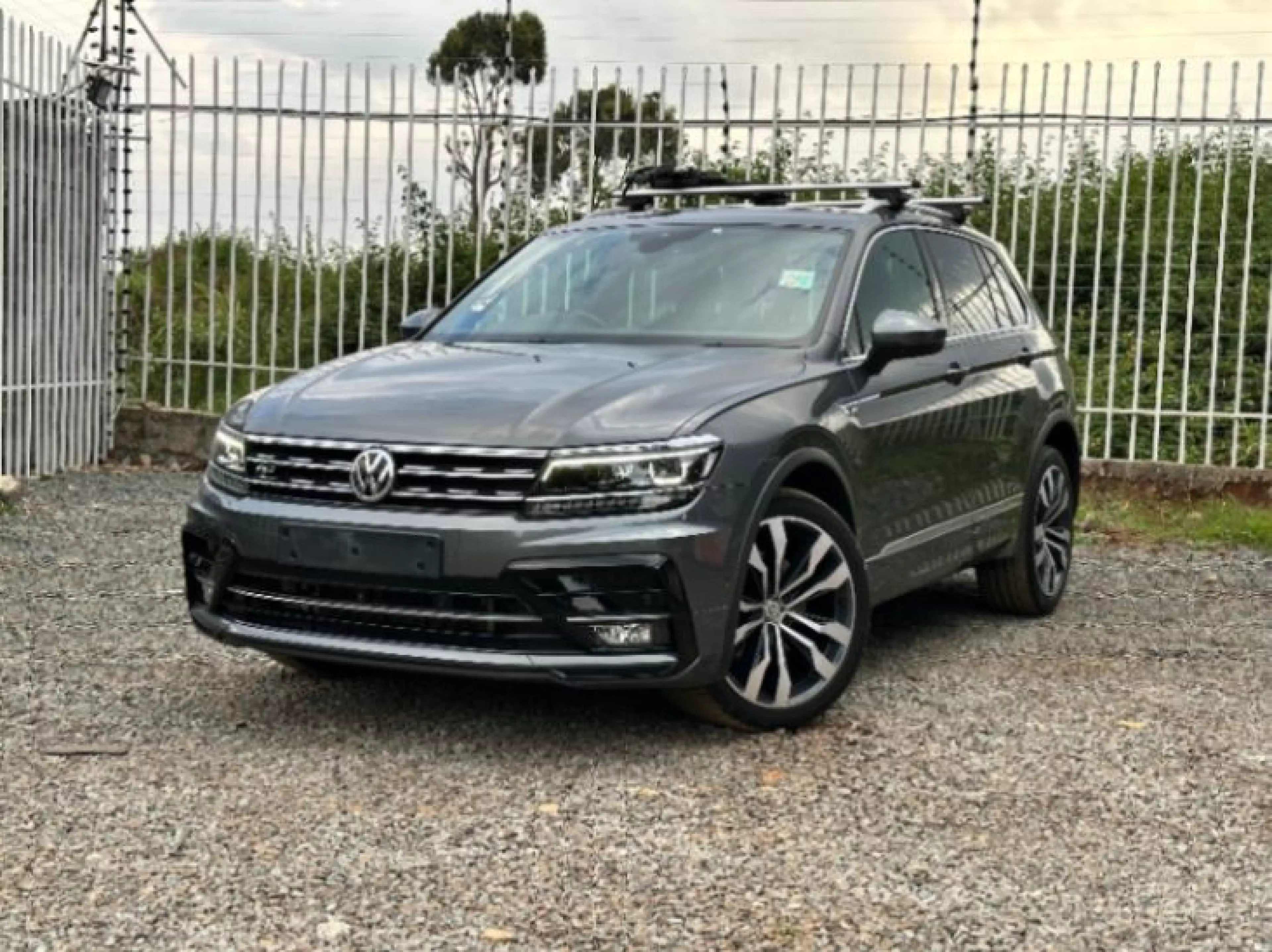 Volkswagen Tiguan - 2020