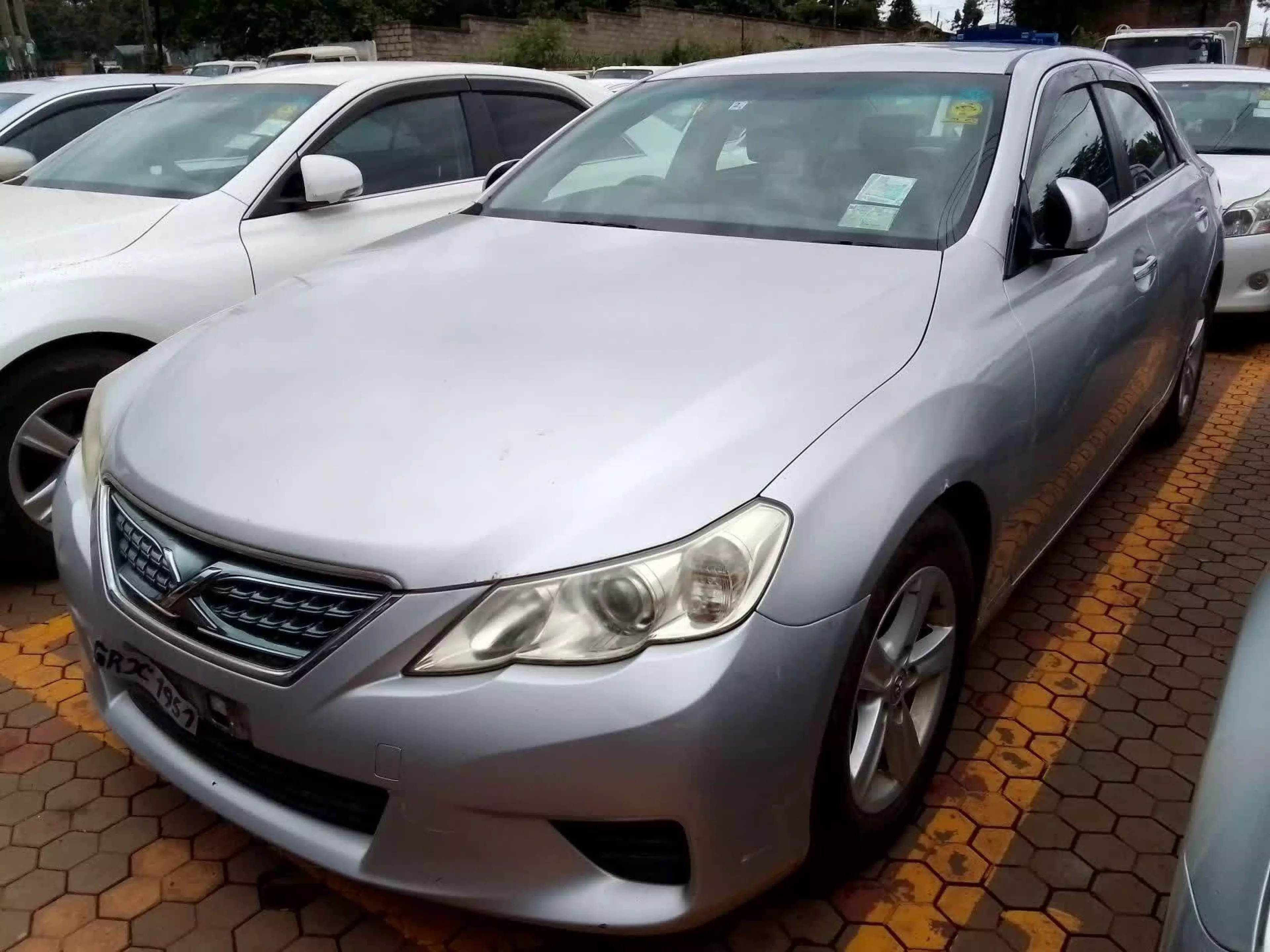 Toyota Mark X - 2010