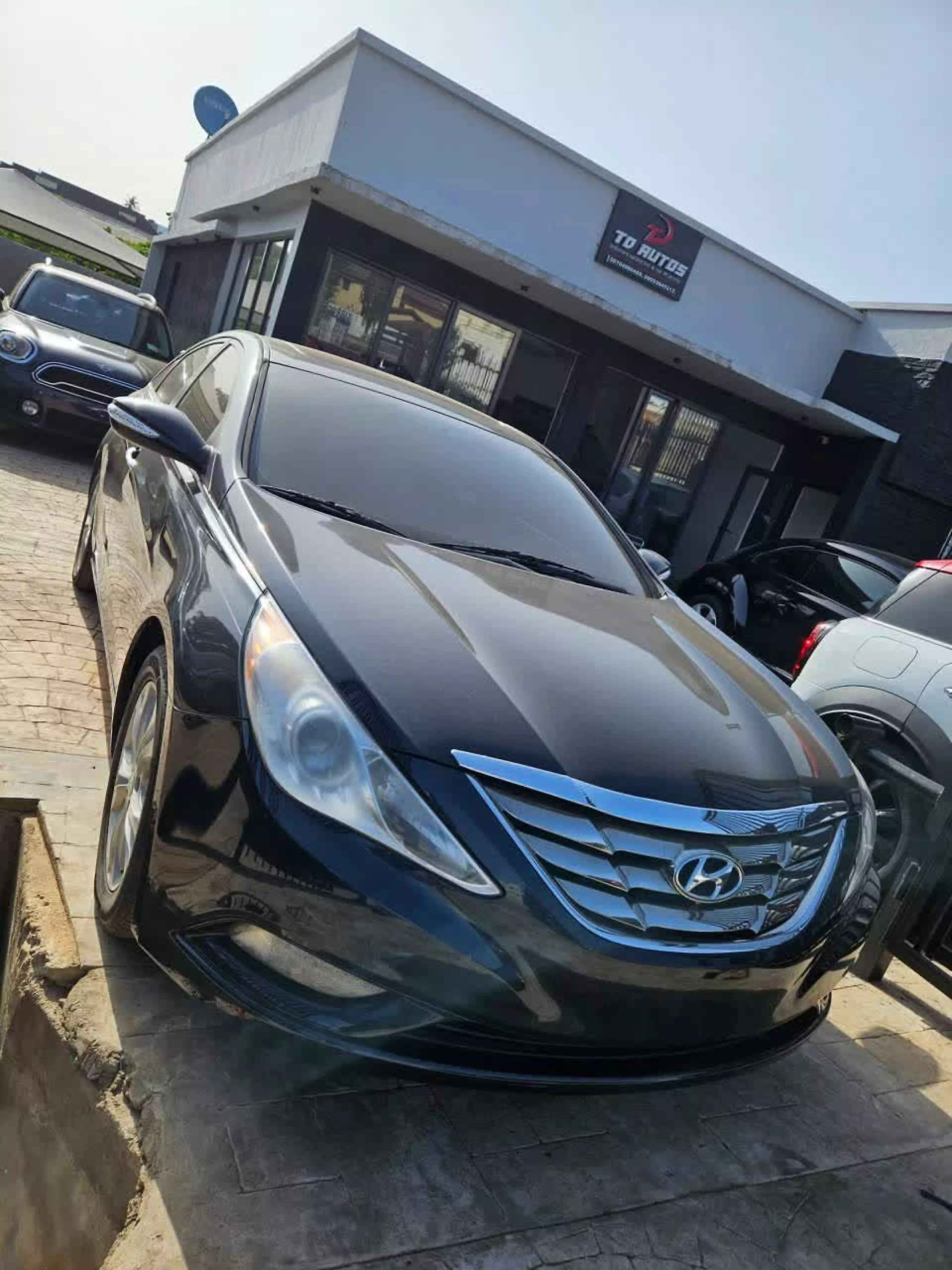 Hyundai Sonata   - 2011