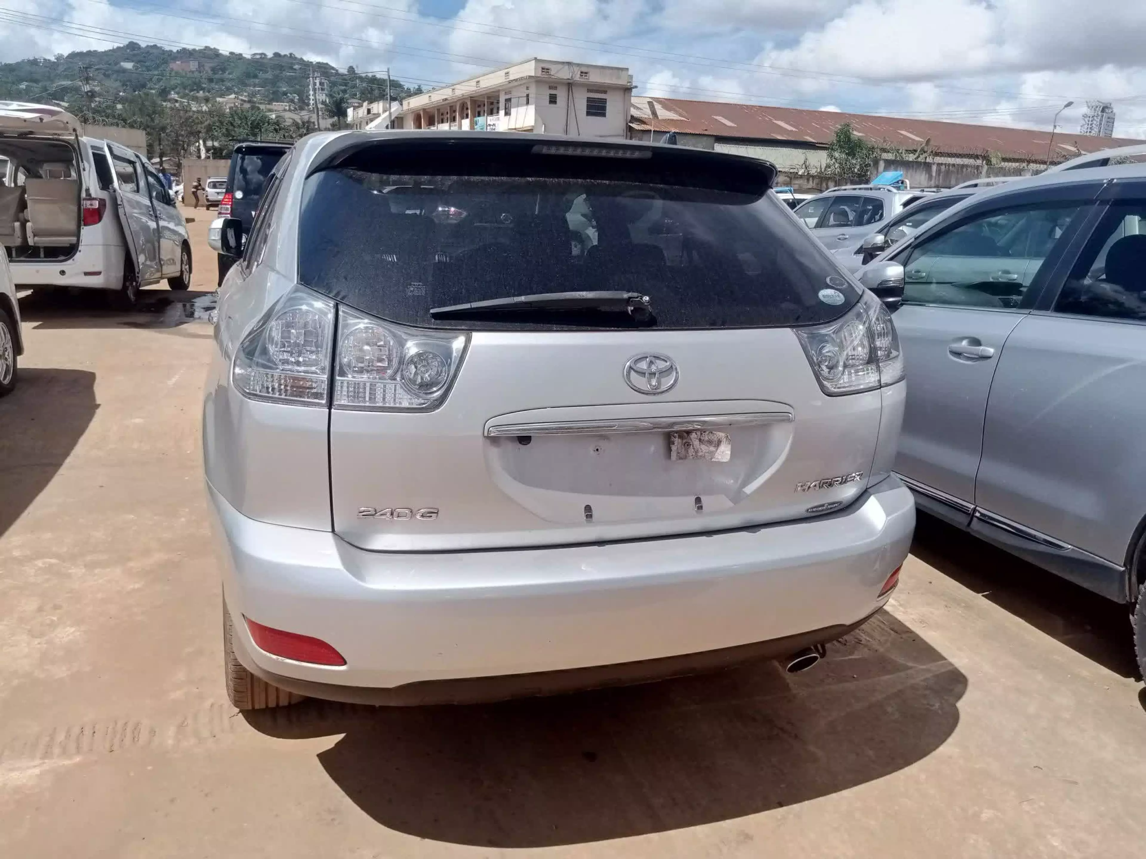 Toyota Harrier   - 2011