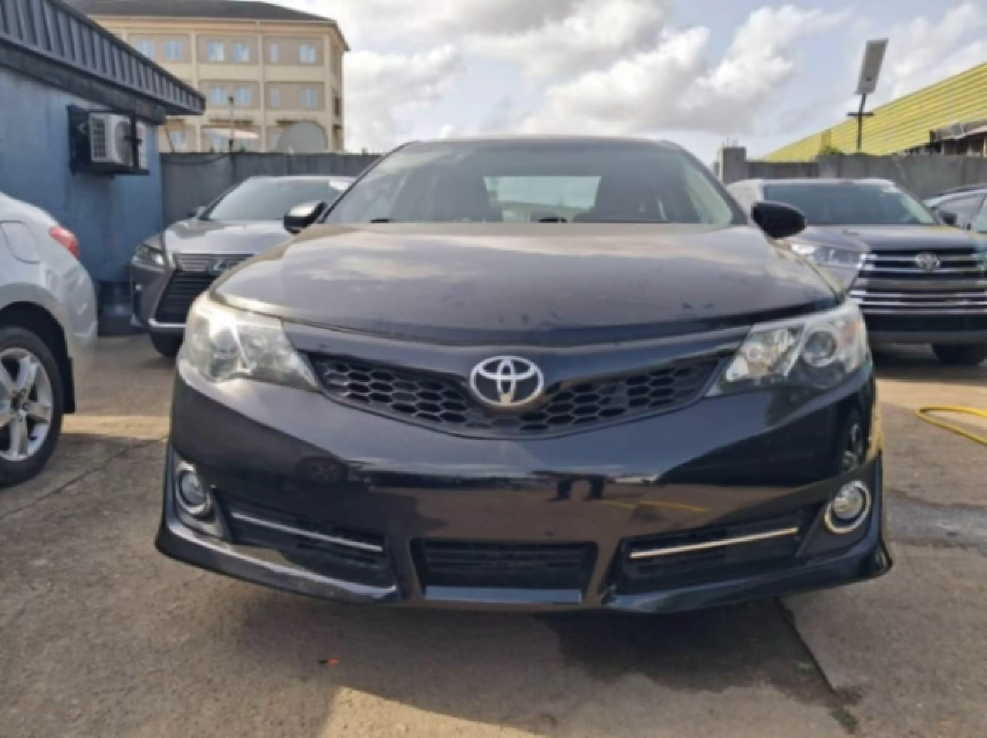 Toyota Camry - 2014