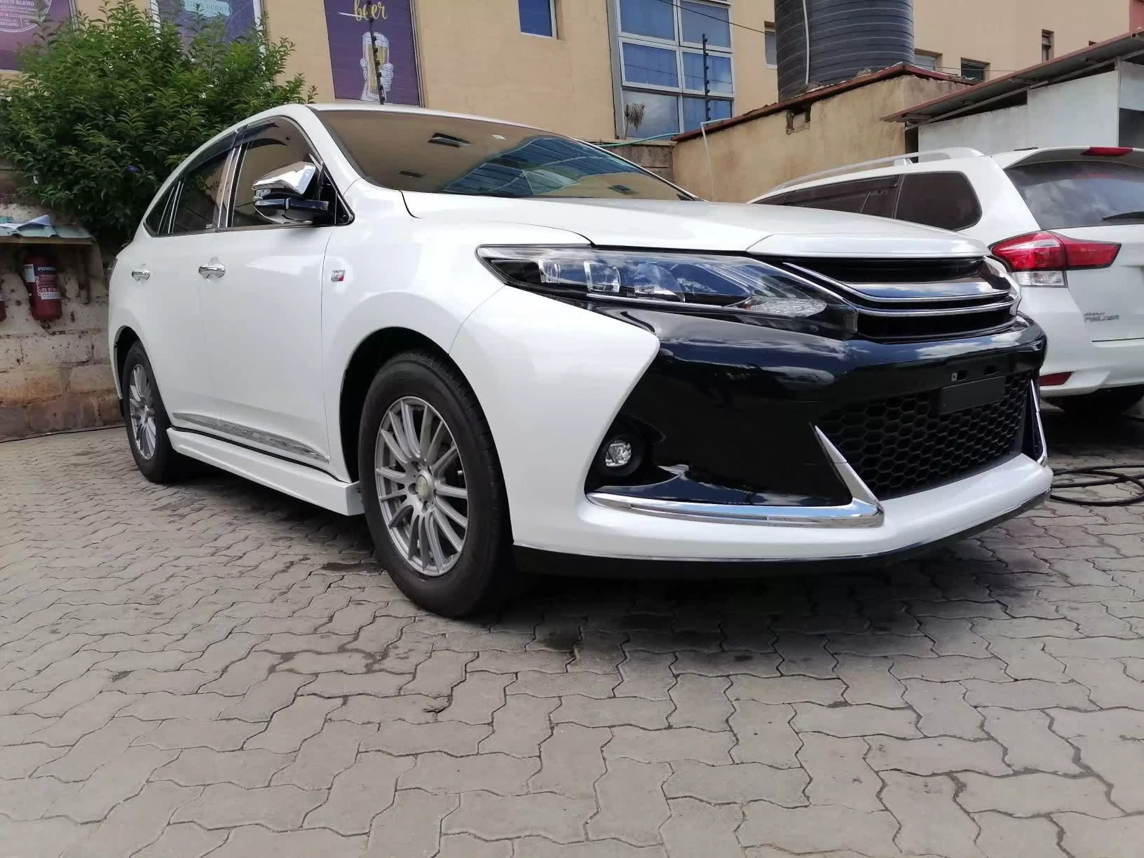 Toyota Harrier - 2015
