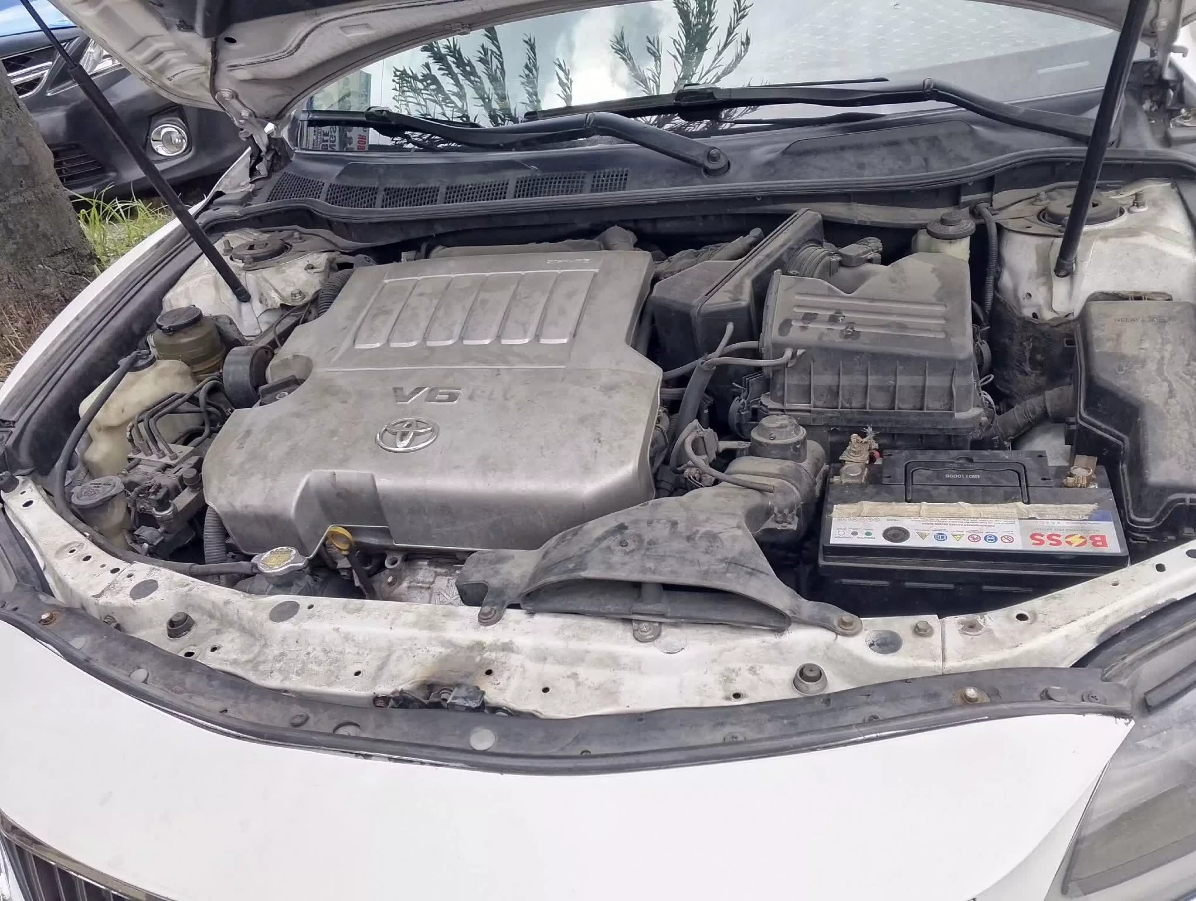 Toyota Camry   - 2010