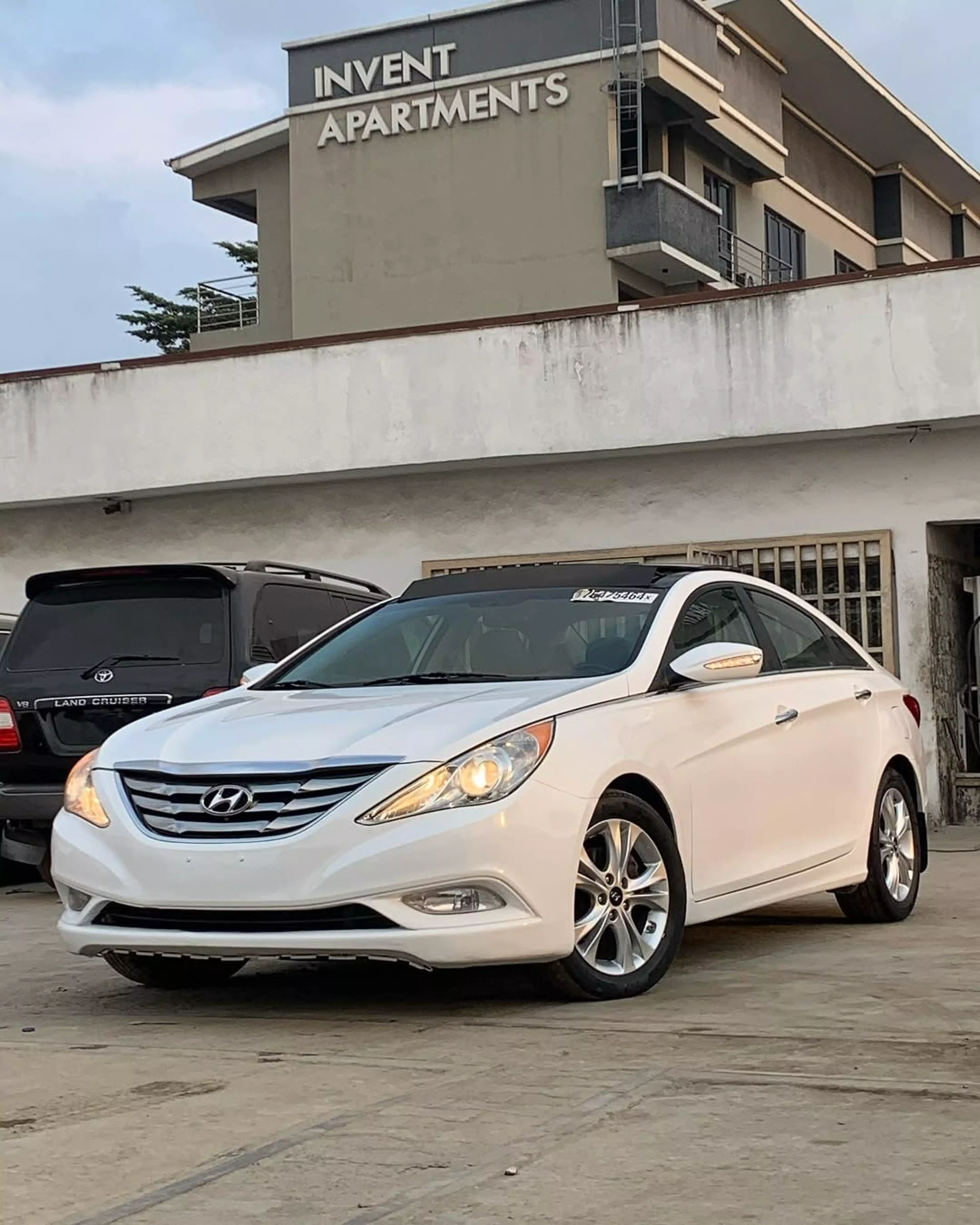 Hyundai Sonata   - 2012