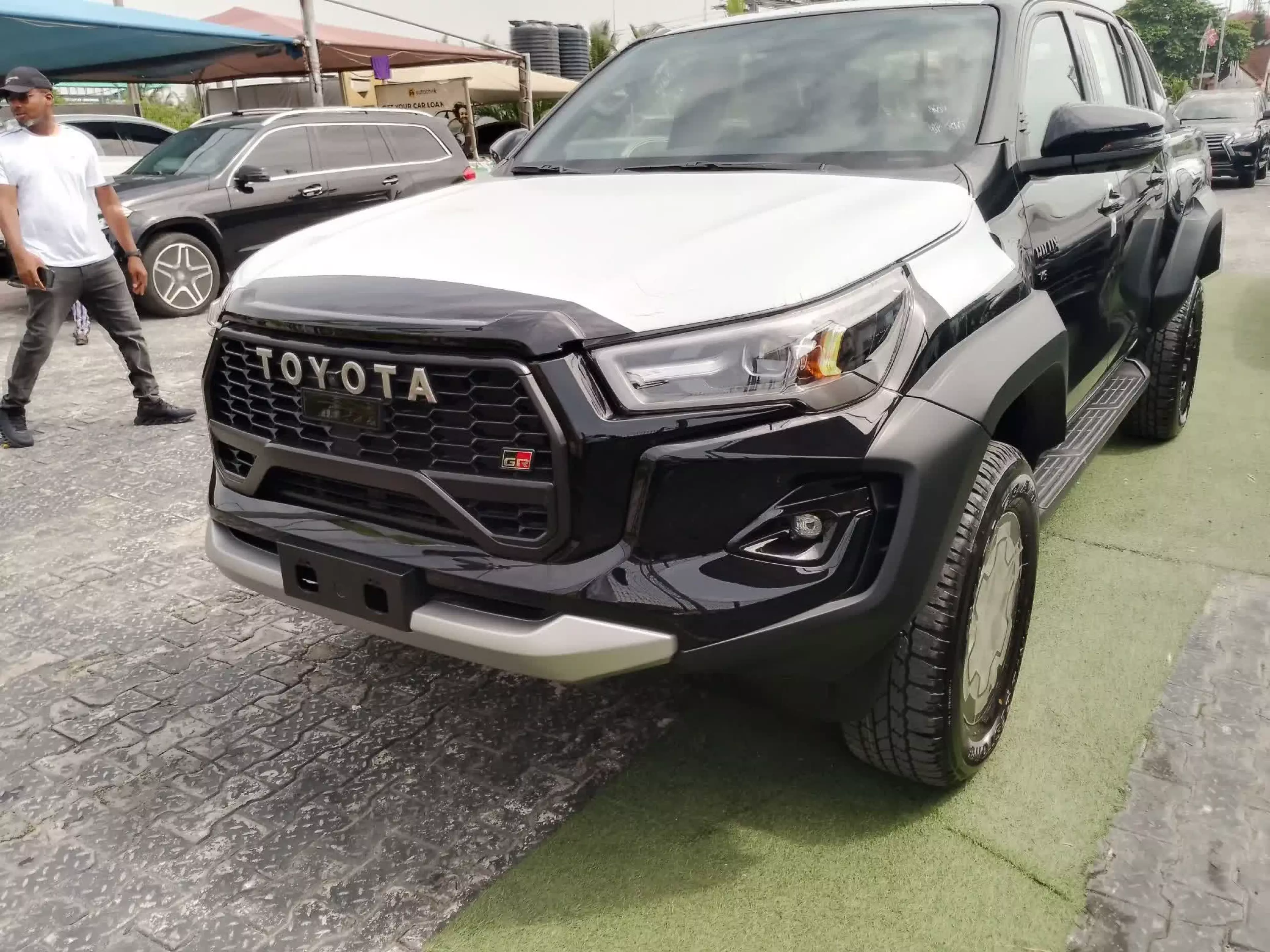 Toyota Hilux  - 2024