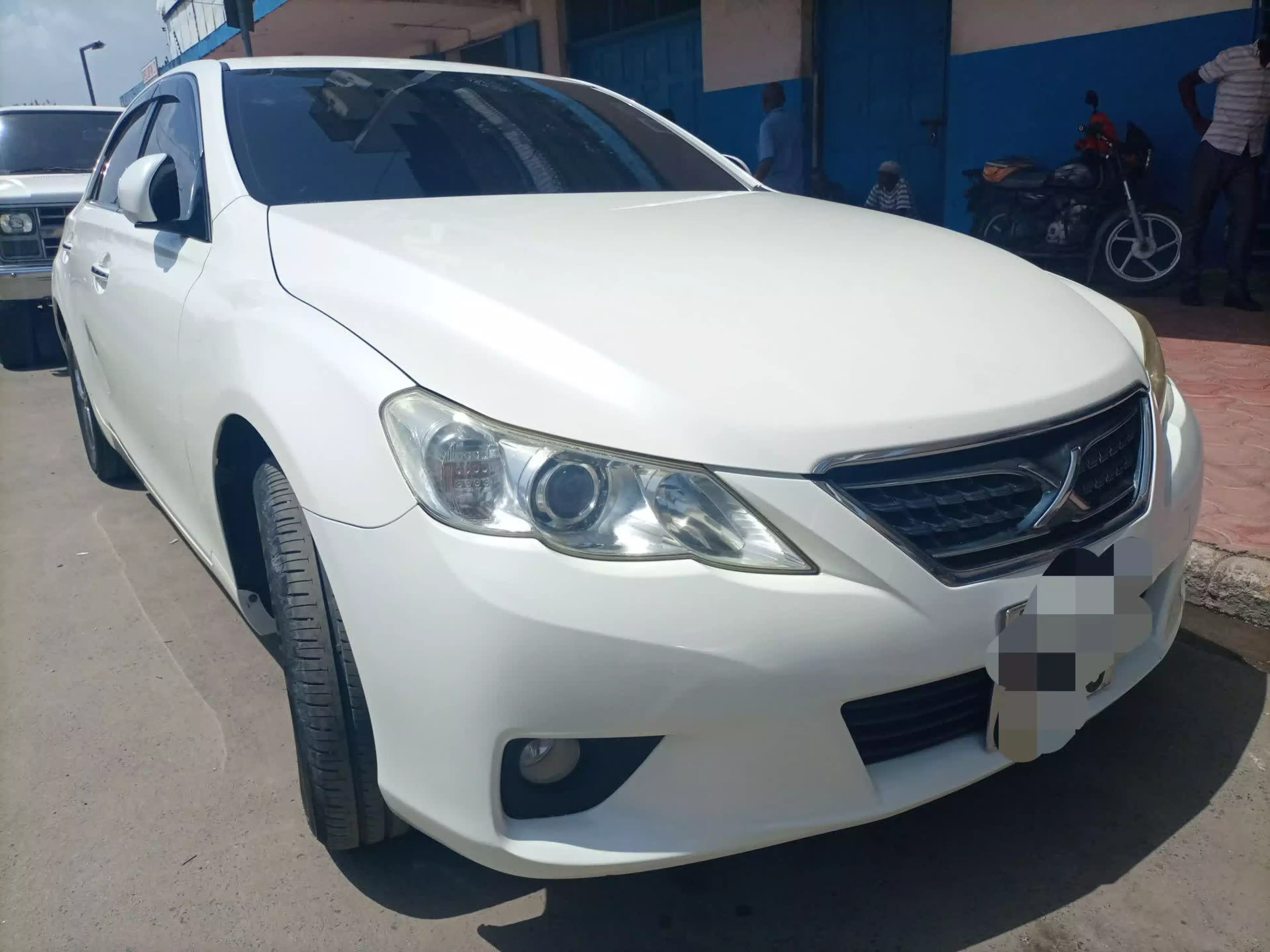 Toyota Mark X - 2011