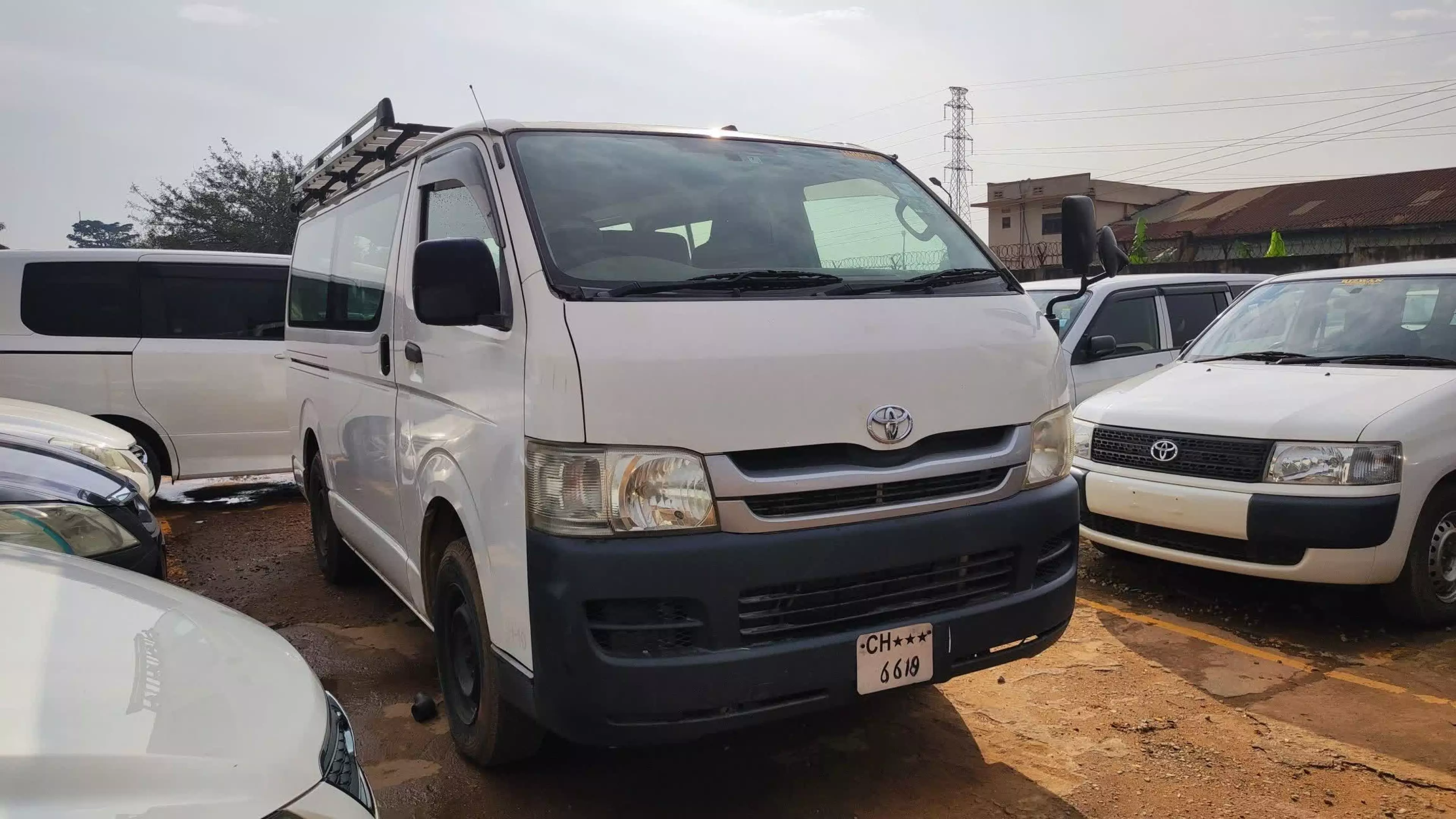 Toyota Hiace - 2010