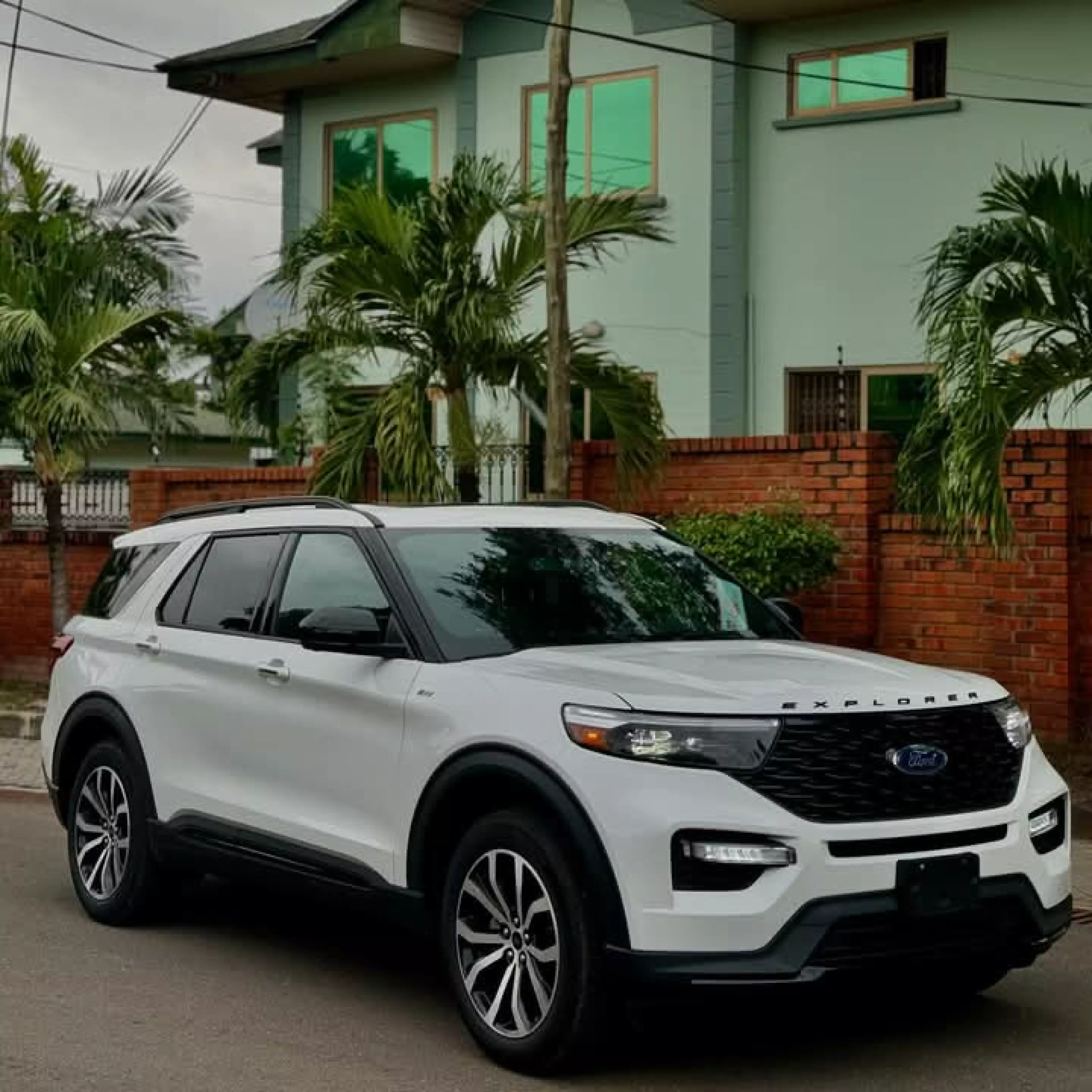 Ford Explorer - 2023