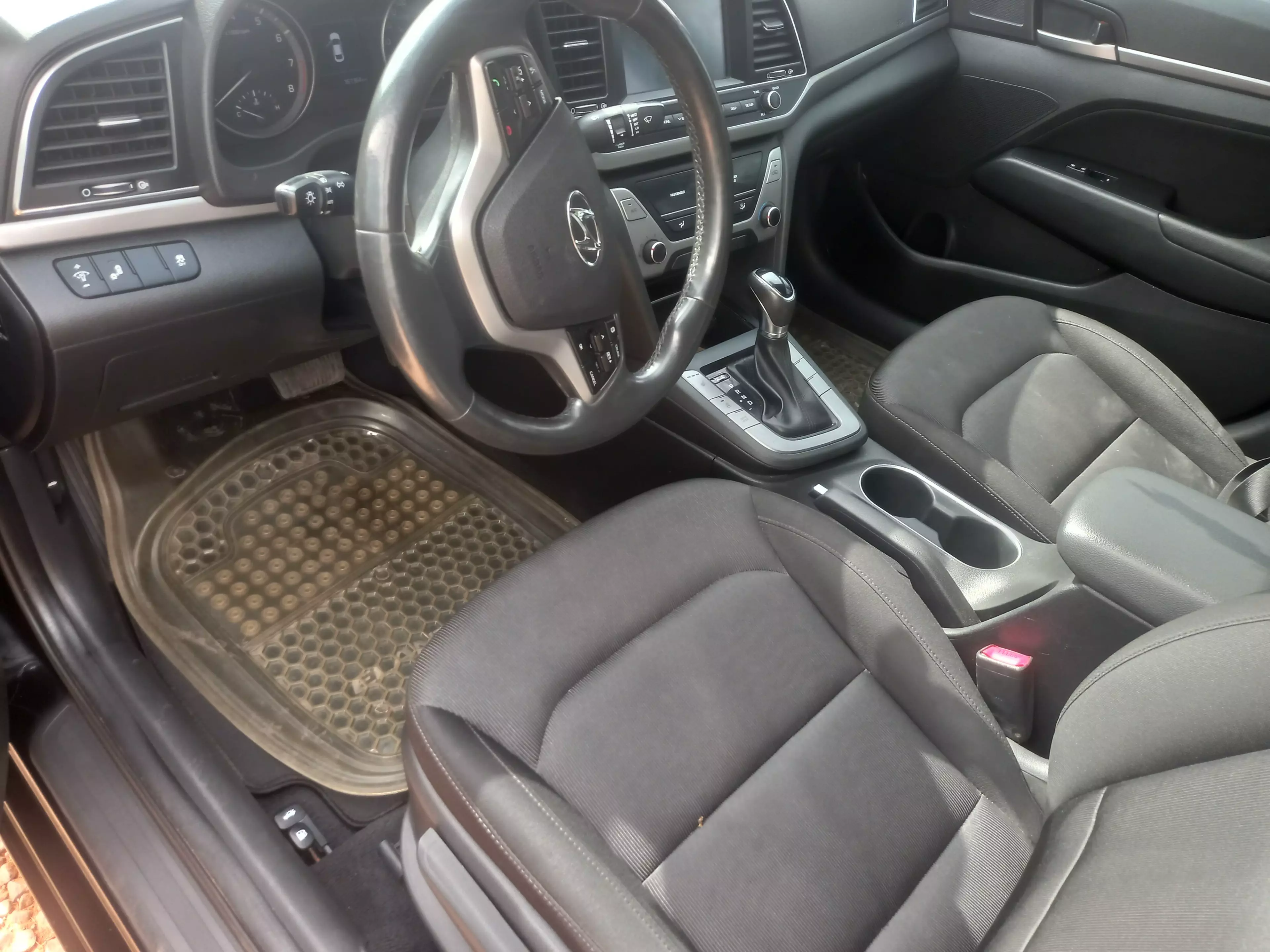 Hyundai Elantra   - 2018