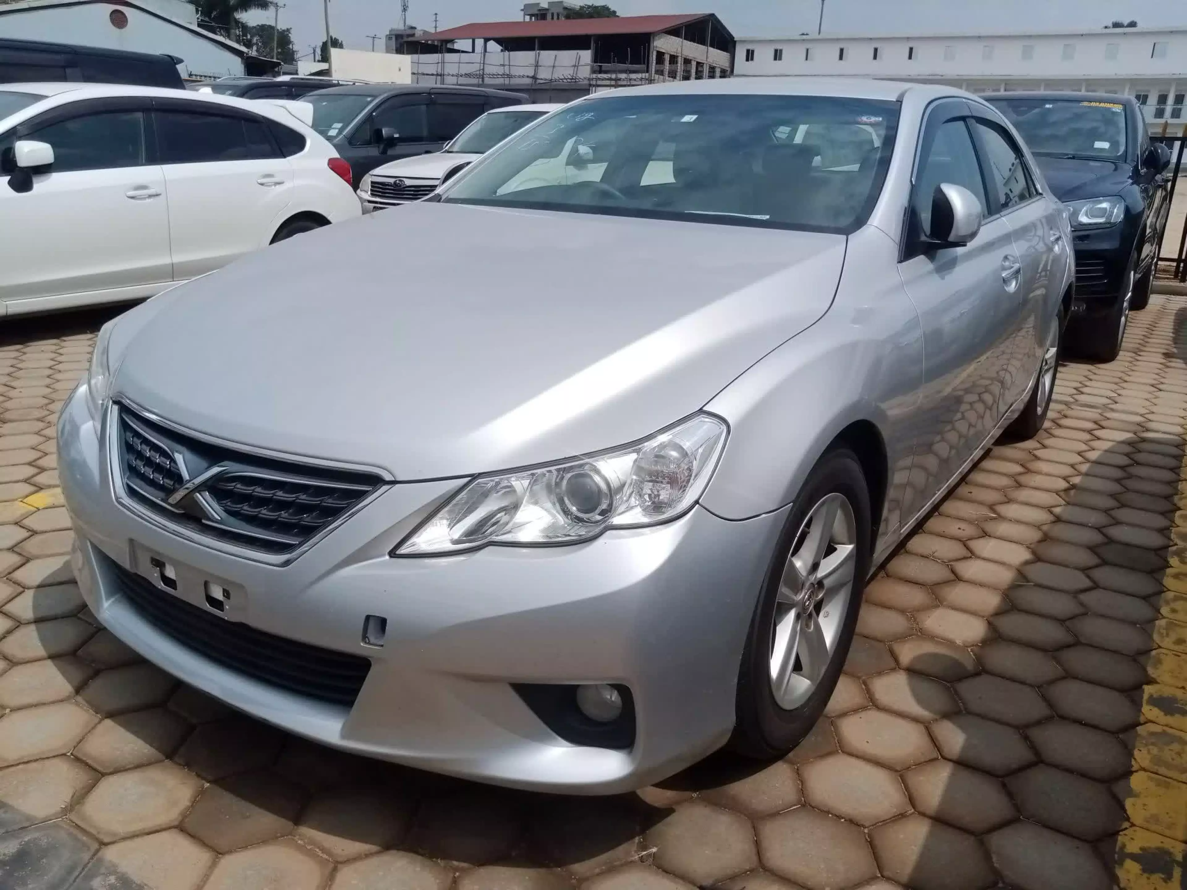 Toyota Mark X - 2013