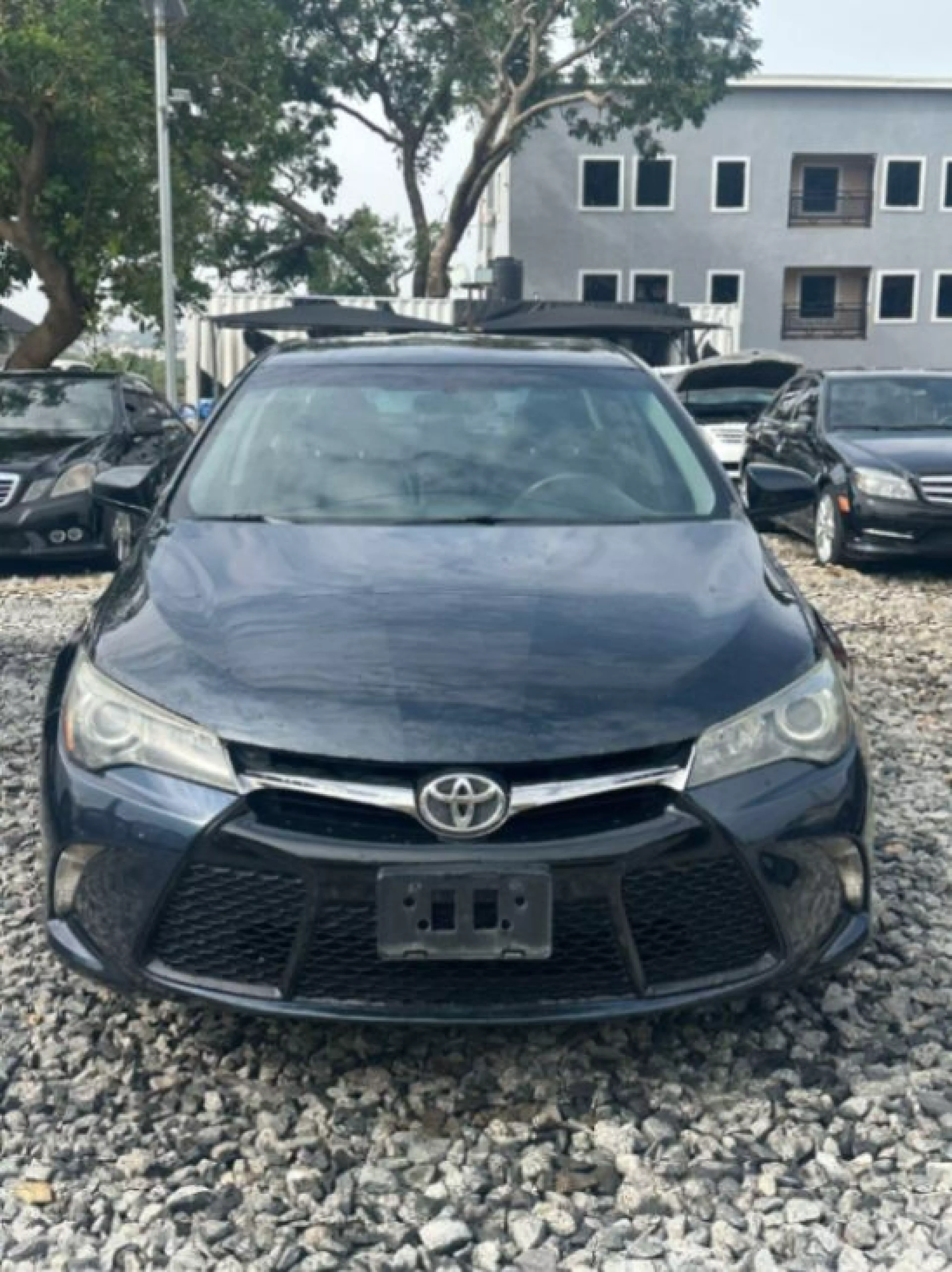 Toyota Camry - 2015