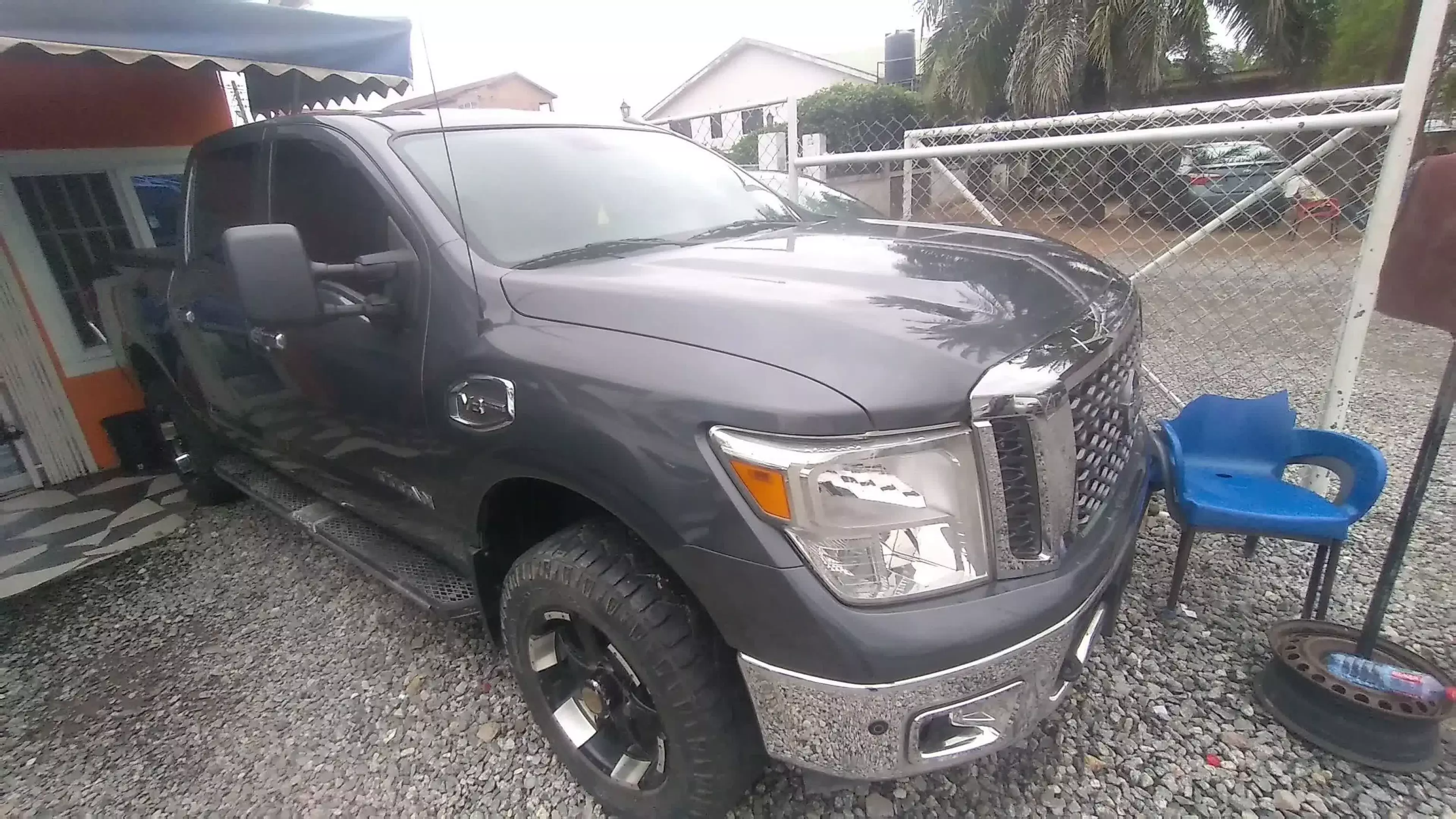 Nissan Titan - 2017
