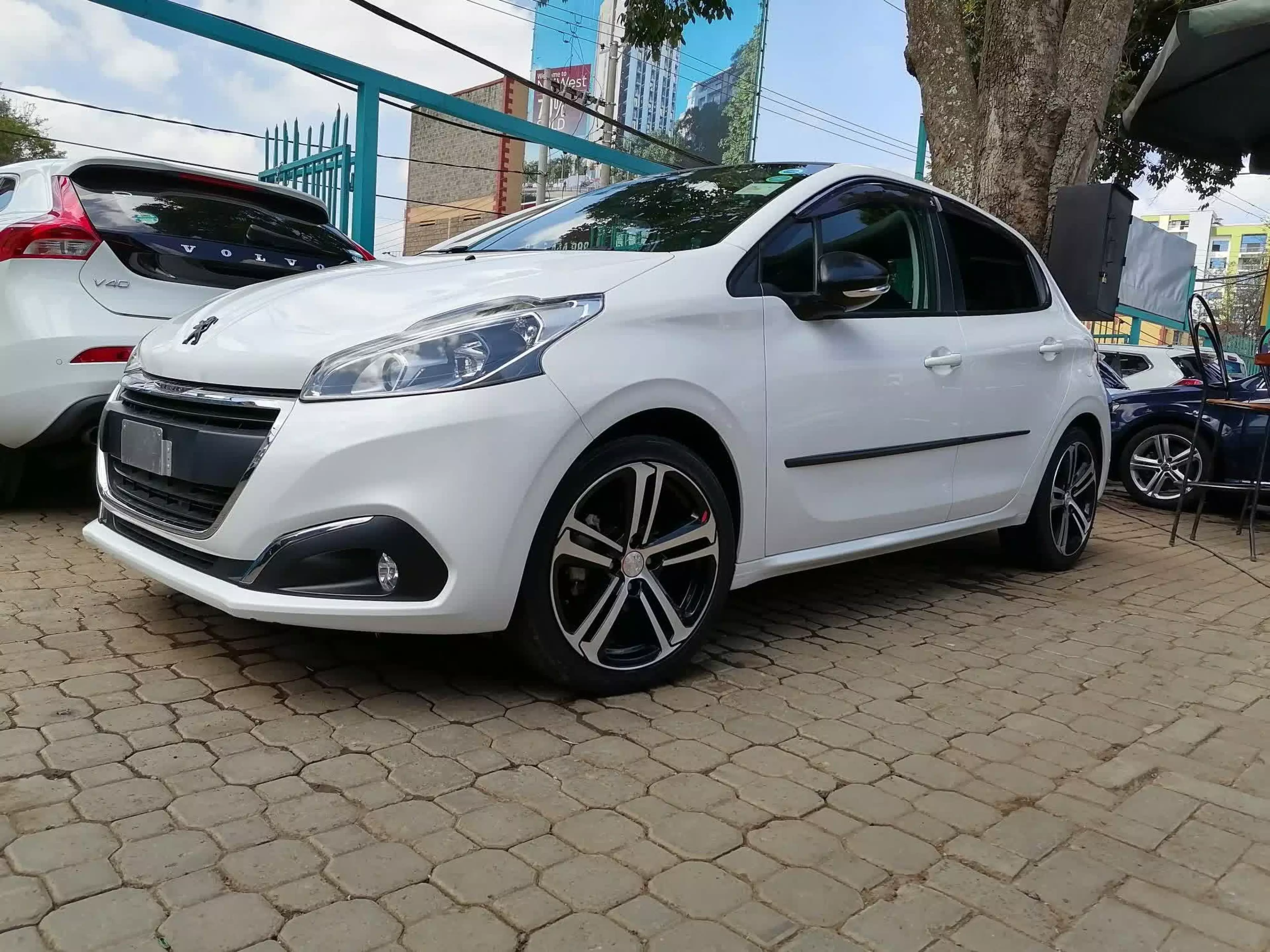 Peugeot 208 - 2015