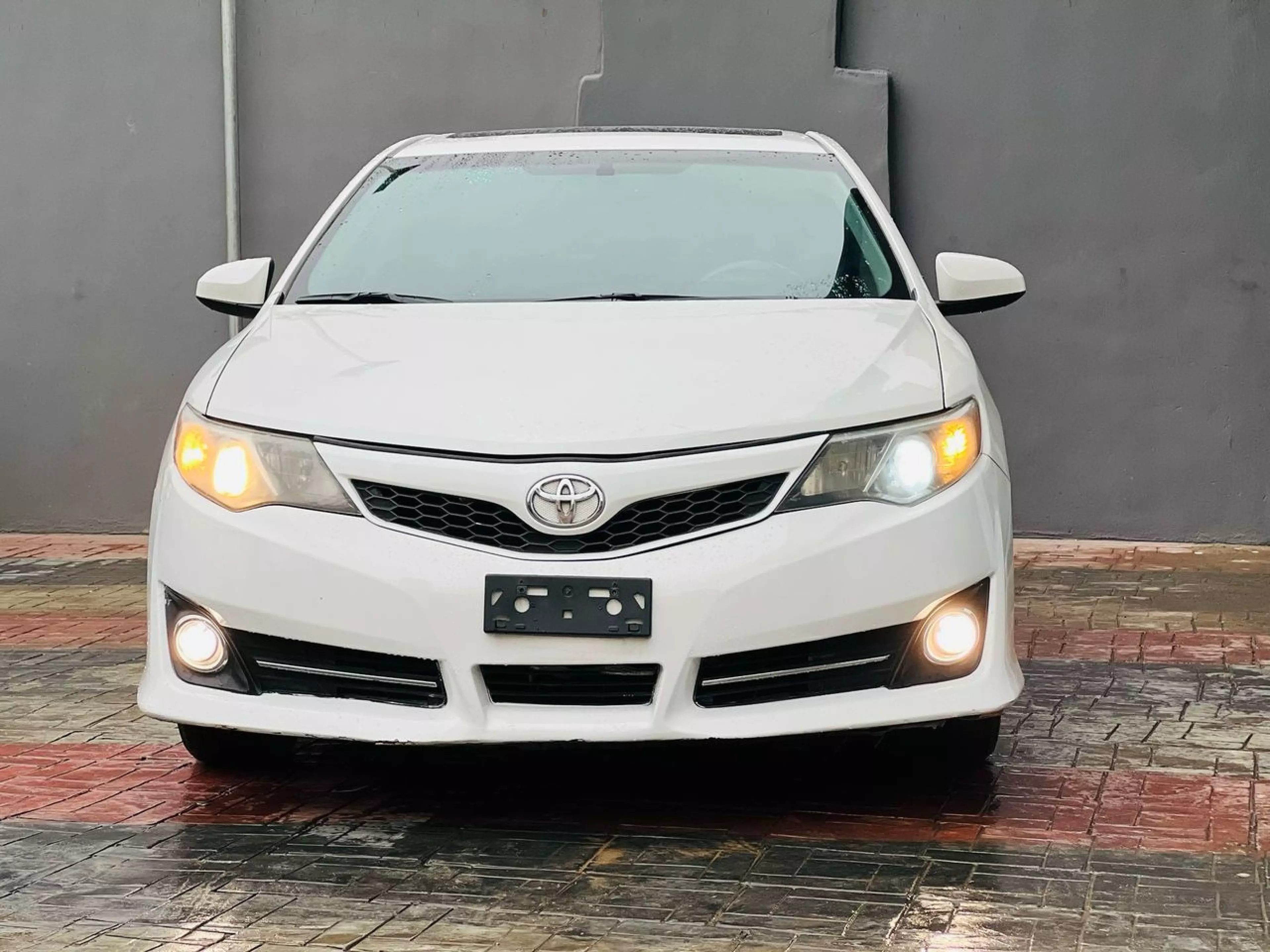 Toyota Camry - 2012