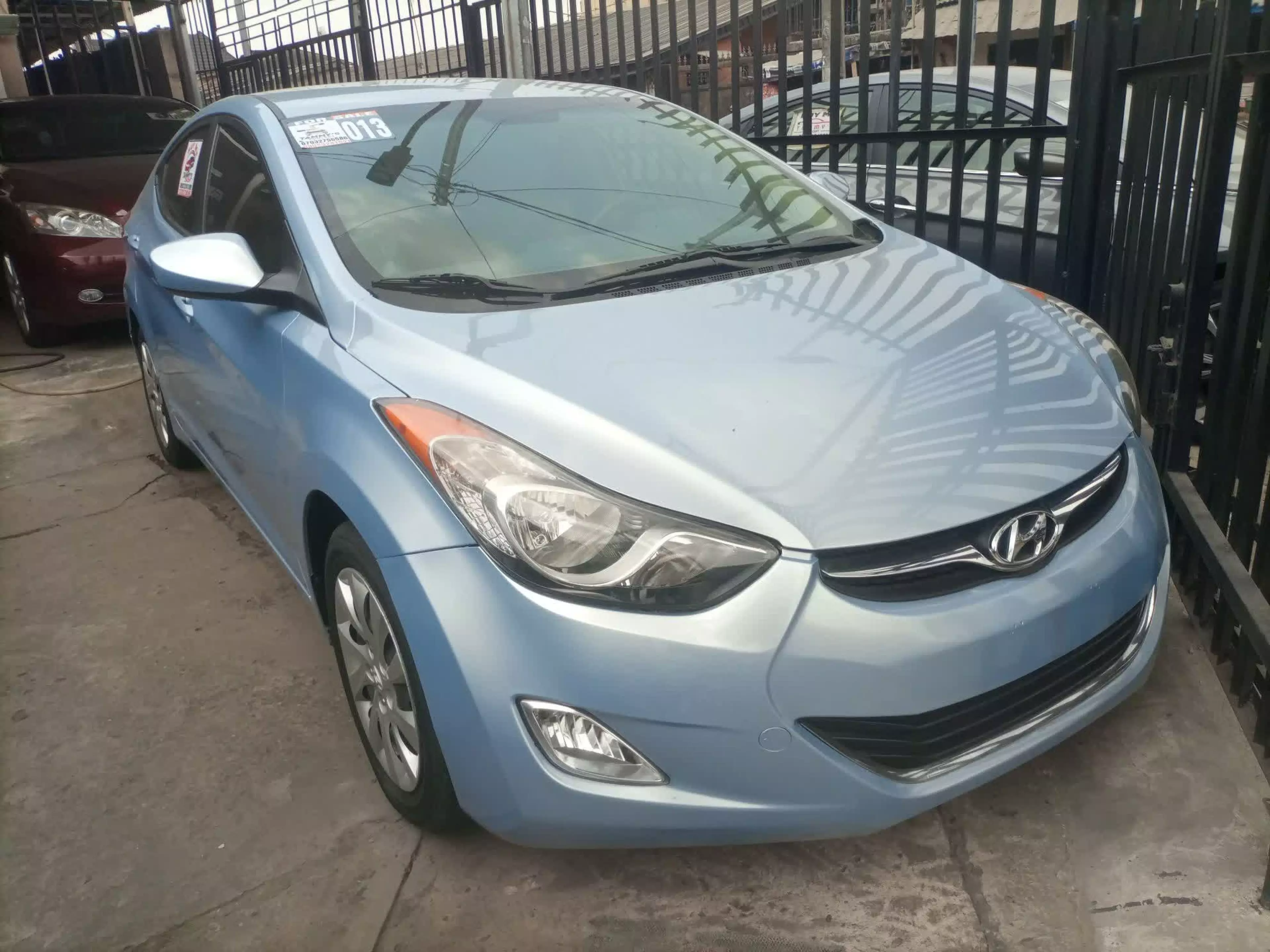Hyundai Elantra - 2013