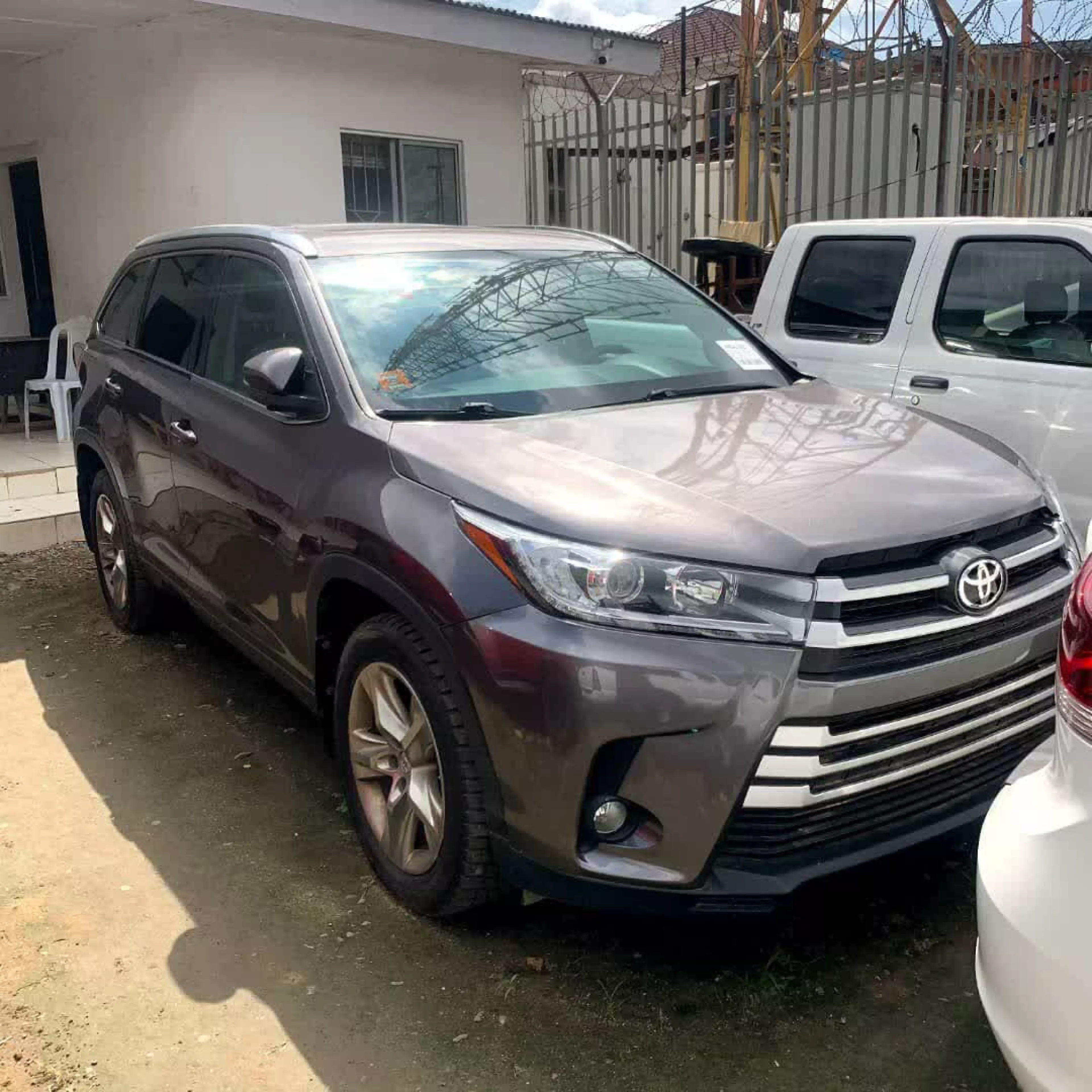 Toyota Highlander   - 2014