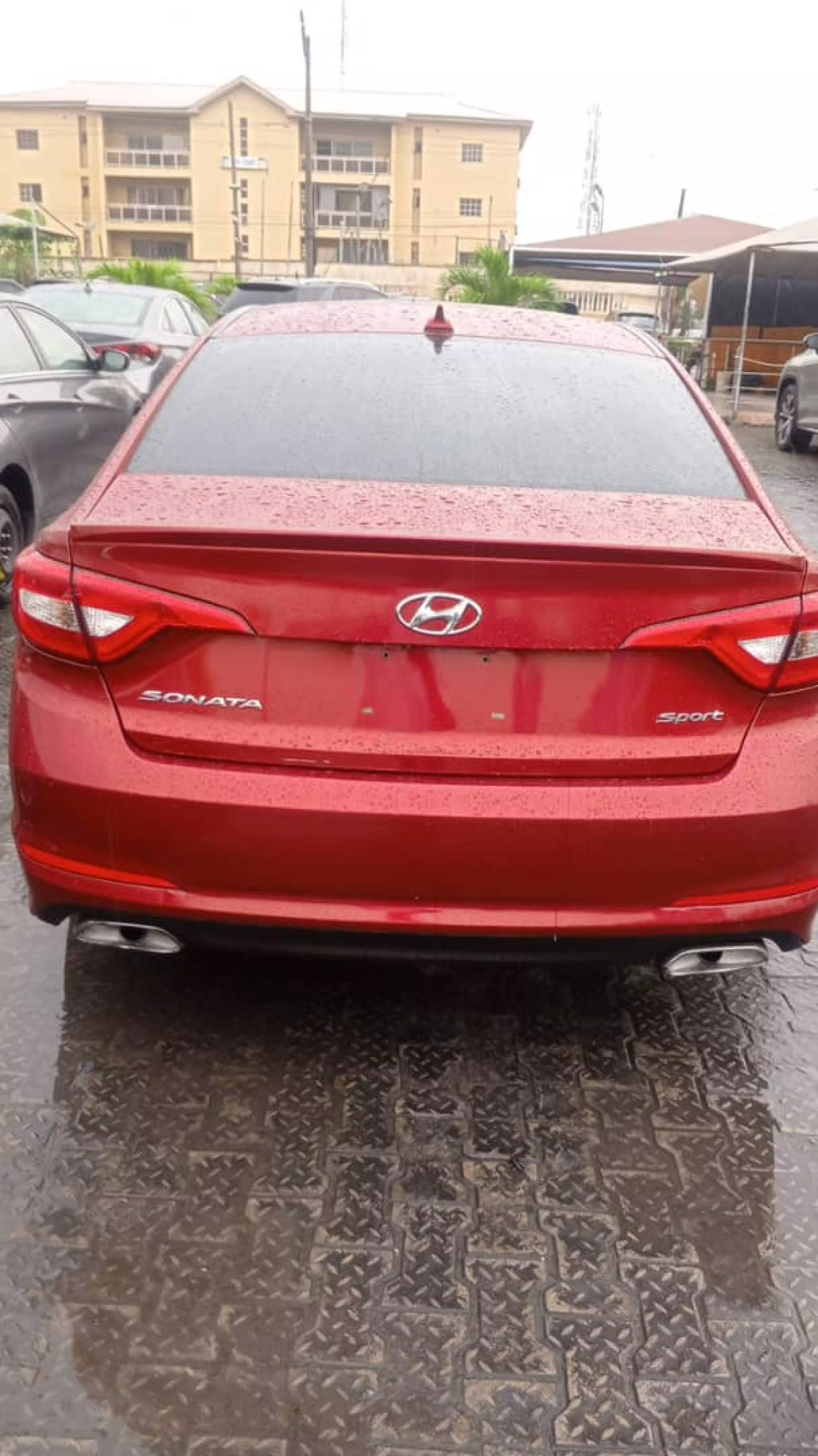 Hyundai Sonata   - 2015