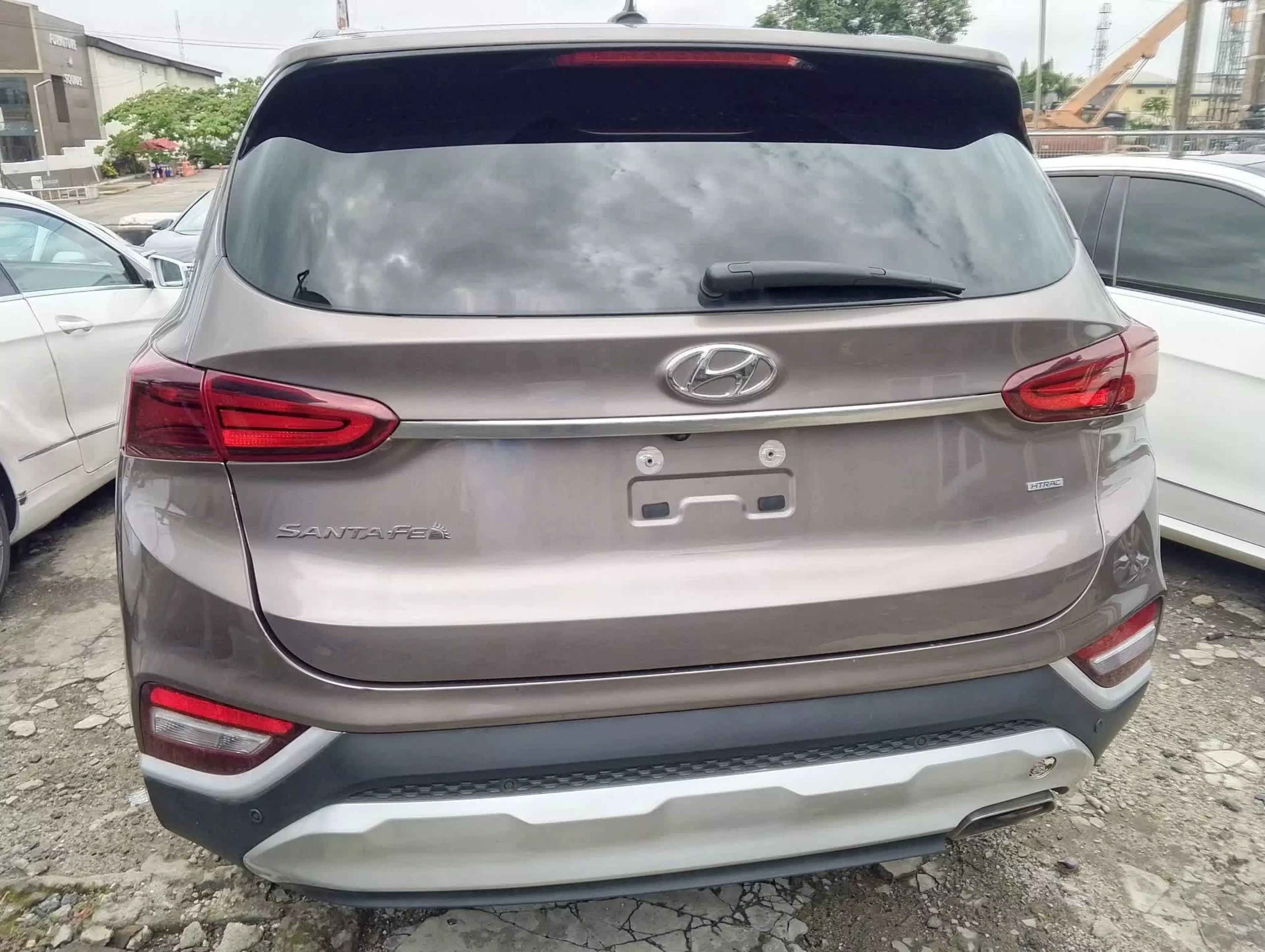 Hyundai Santa Fe   - 2019