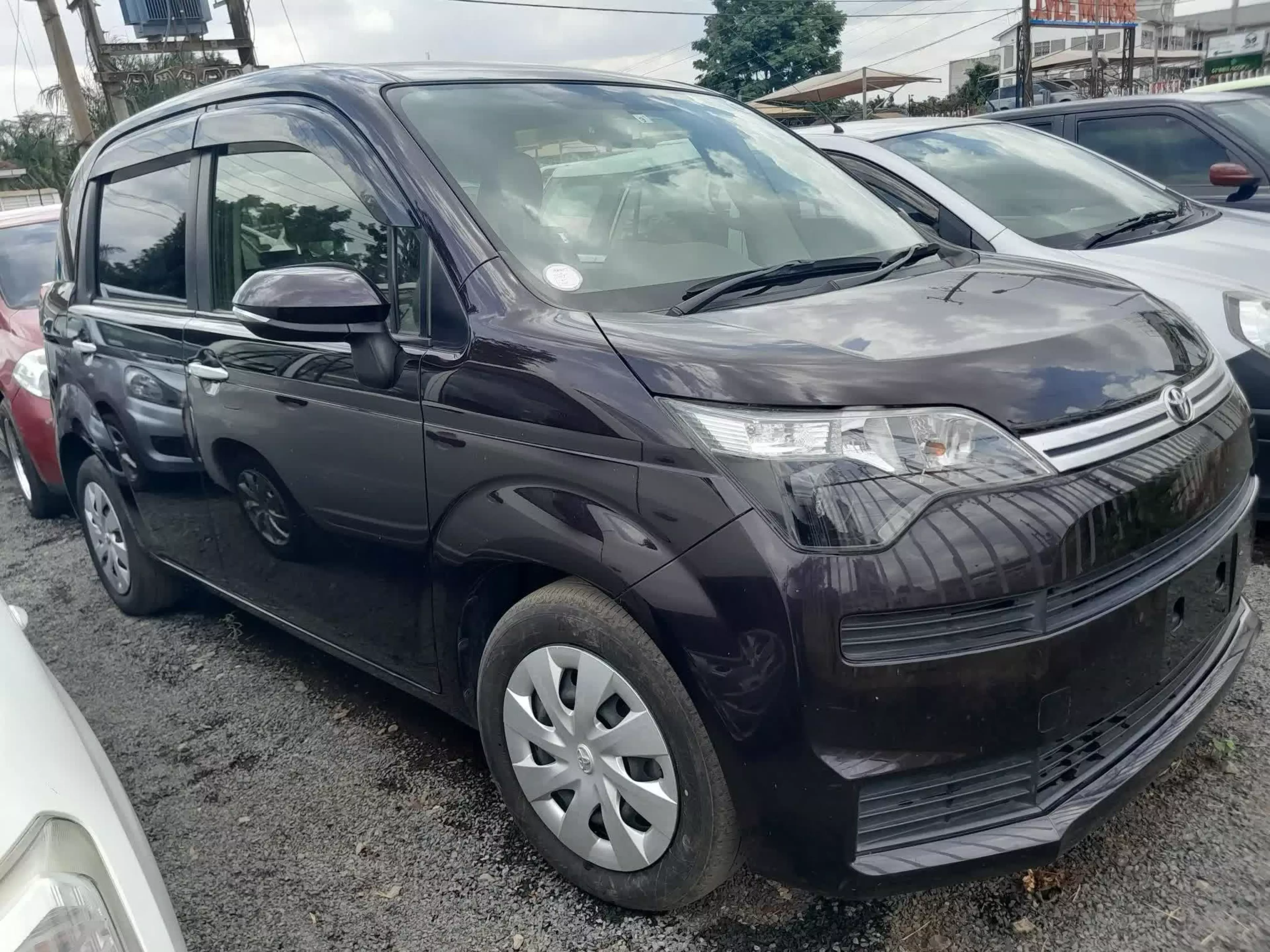 Toyota Spade  - 2015