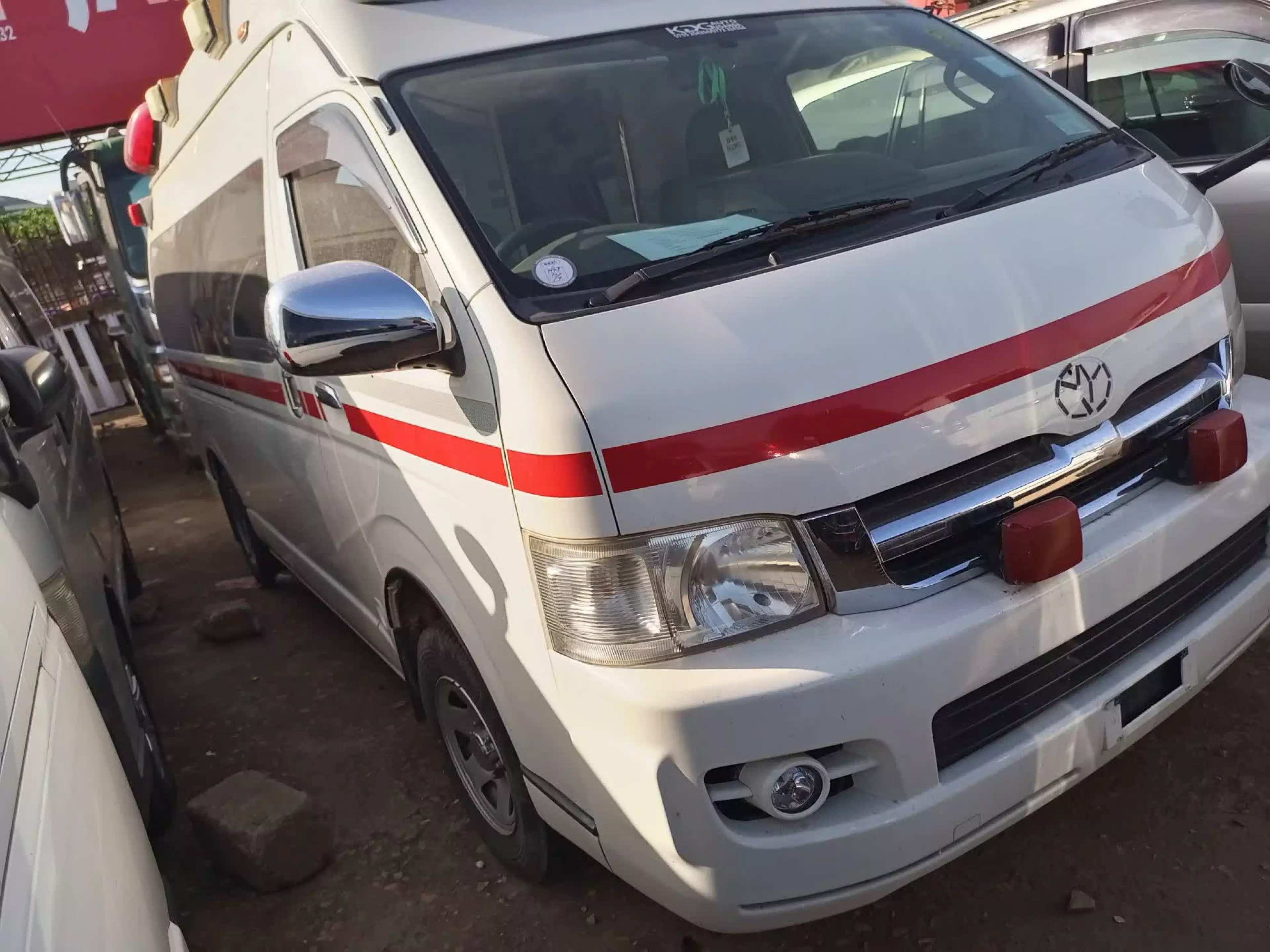 Toyota Hiace Ambulance (High Roof) - 2010