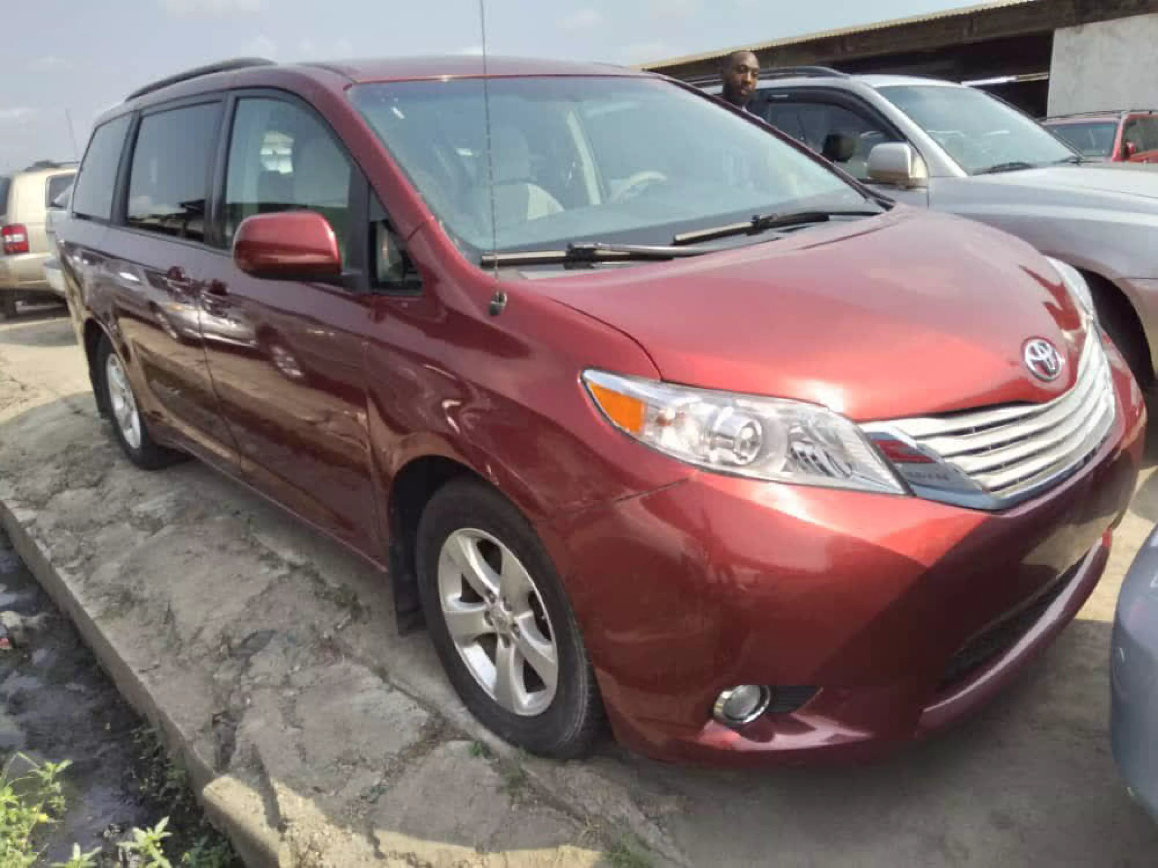 Toyota Sienna - 2013
