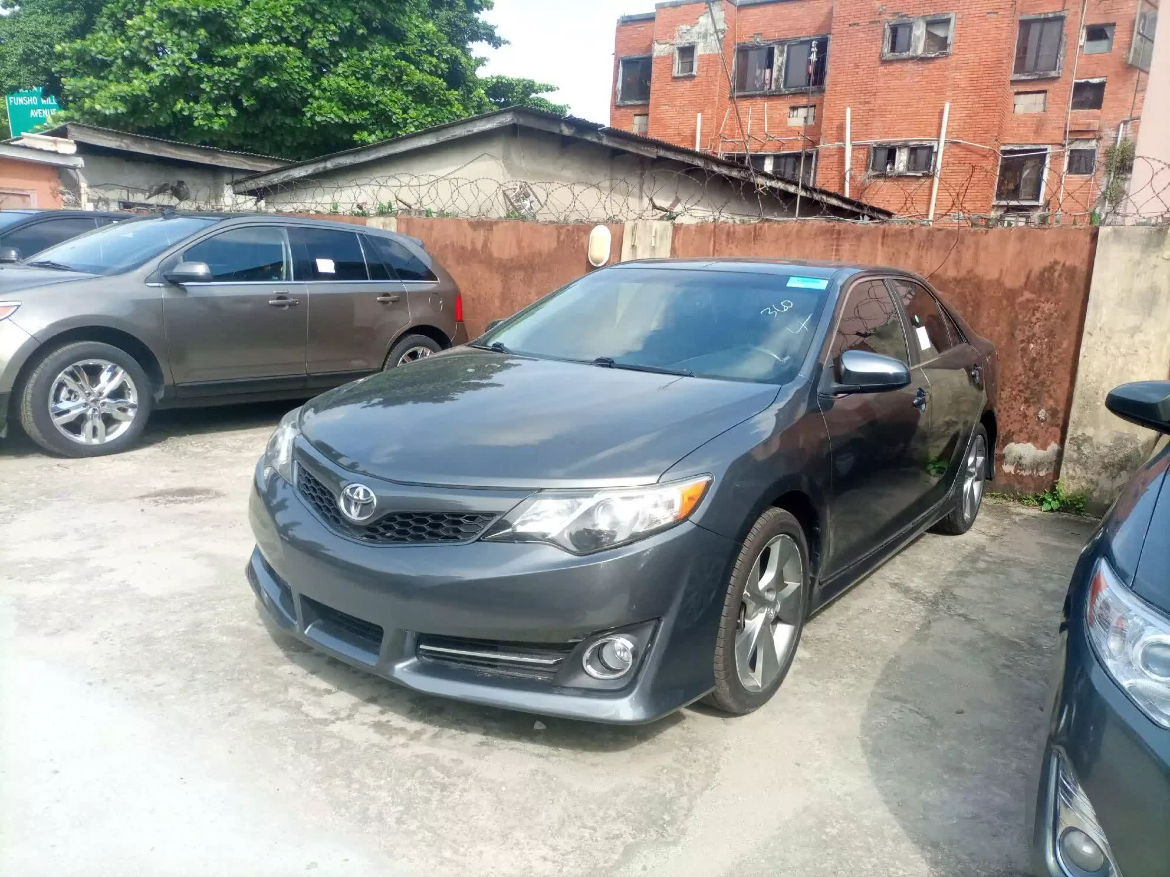 Toyota Camry - 2013