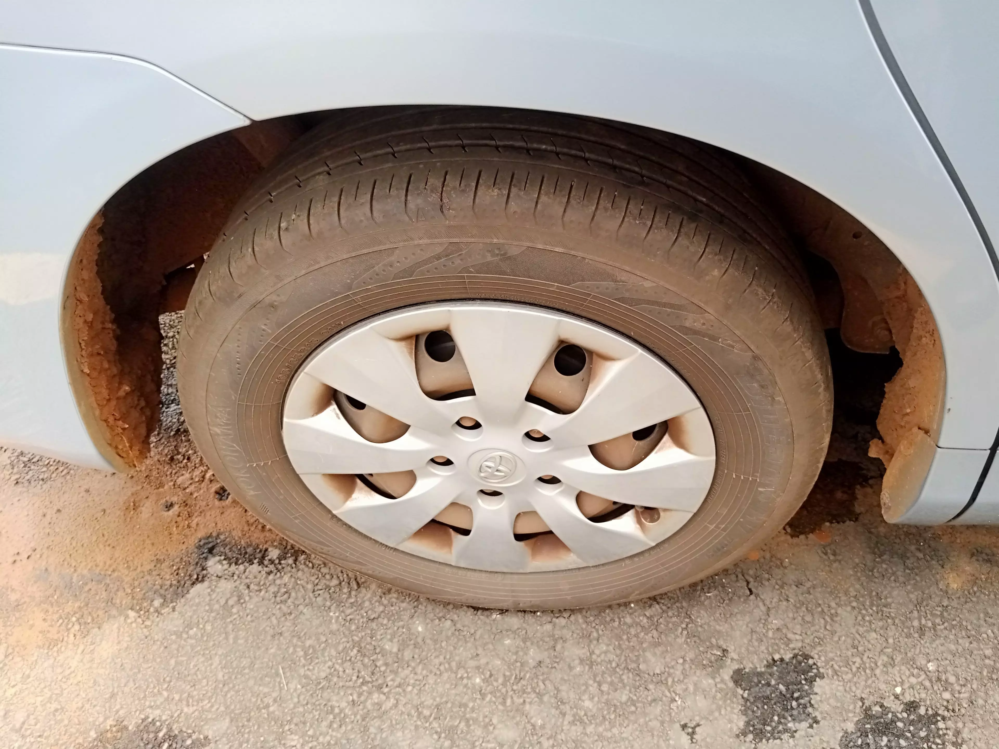 Toyota Noah   - 2012