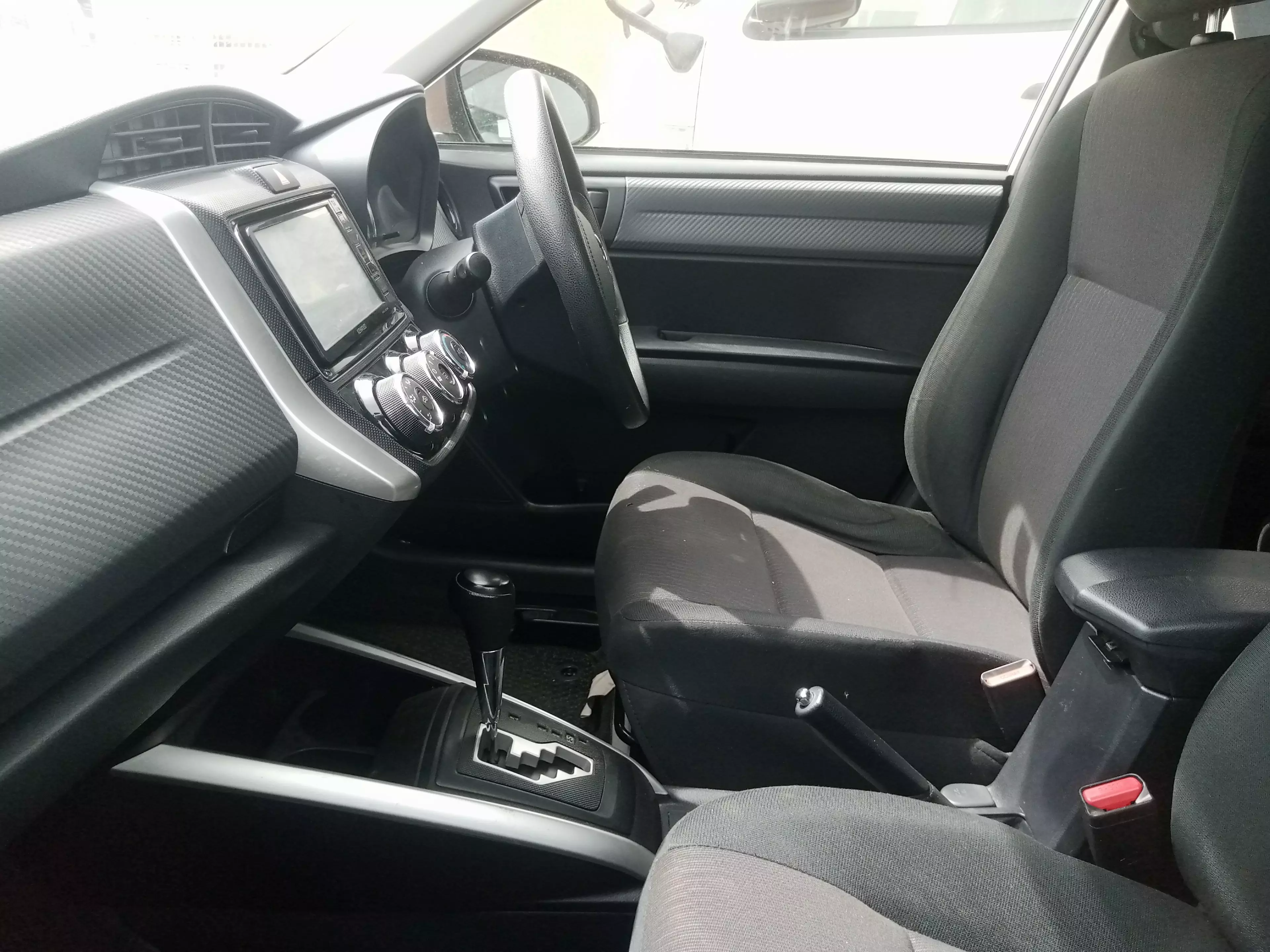 Toyota Fielder    - 2012