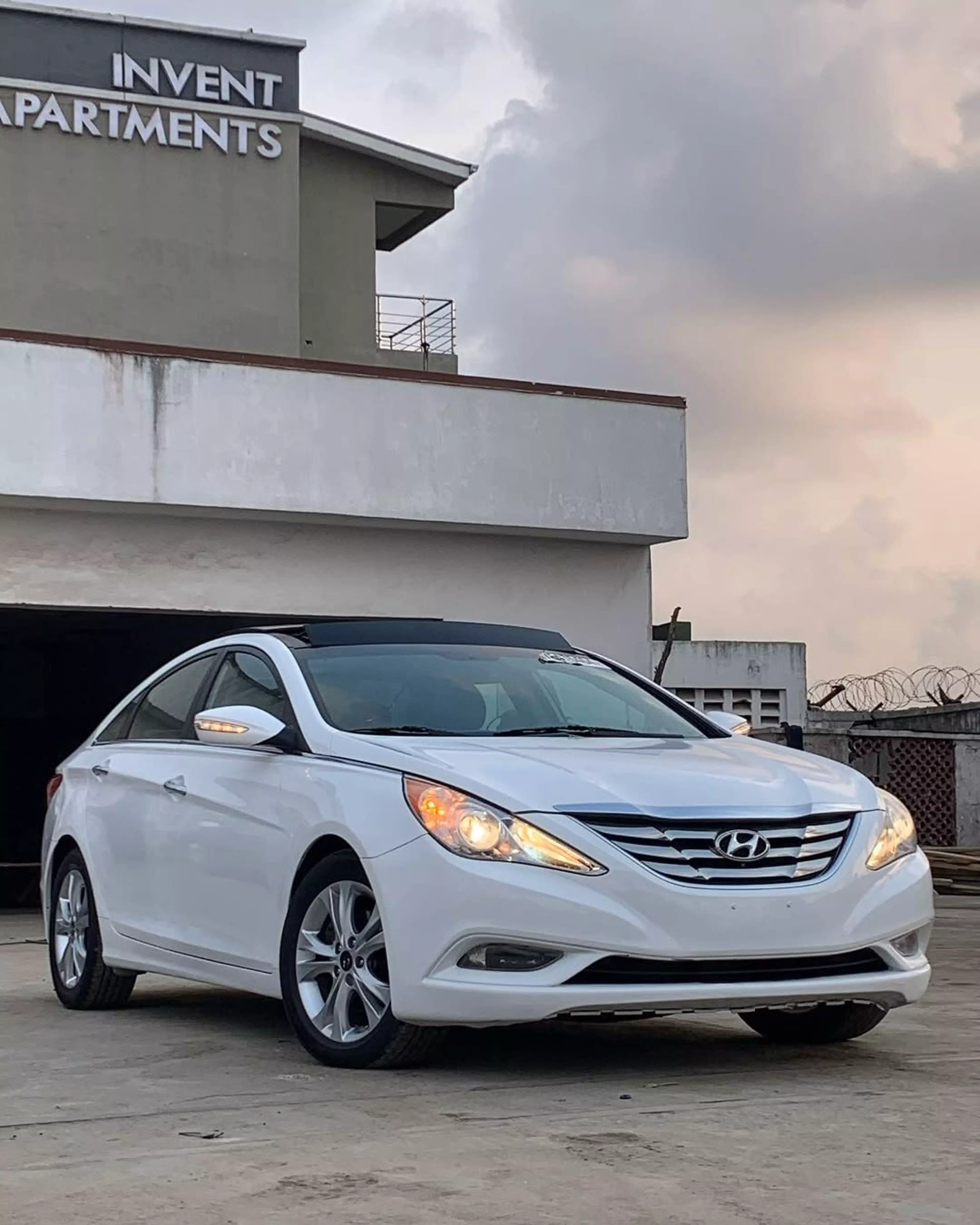 Hyundai Sonata   - 2012