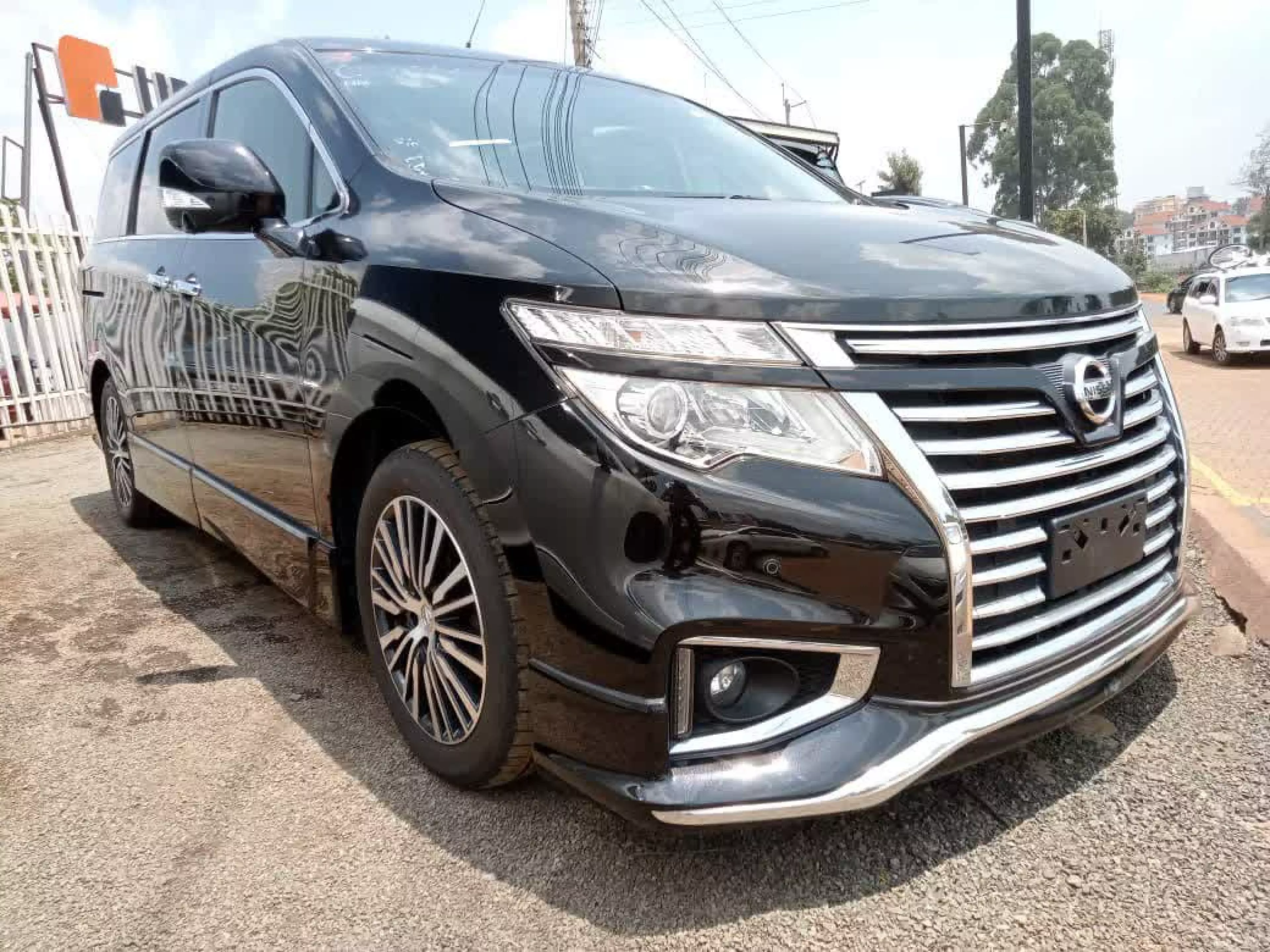 Nissan Elgrand - 2016