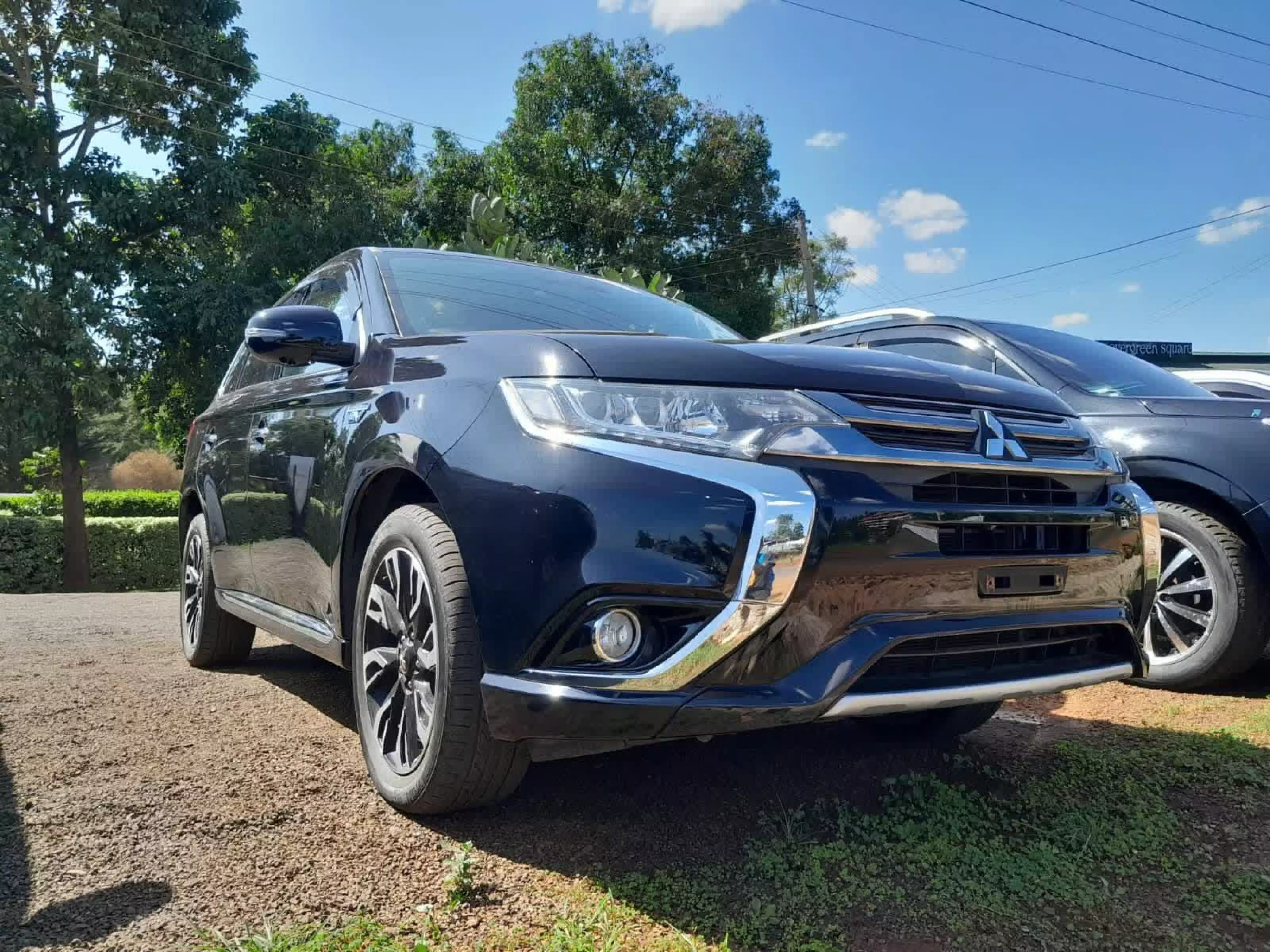 Mitsubishi OUTLANDER - 2016