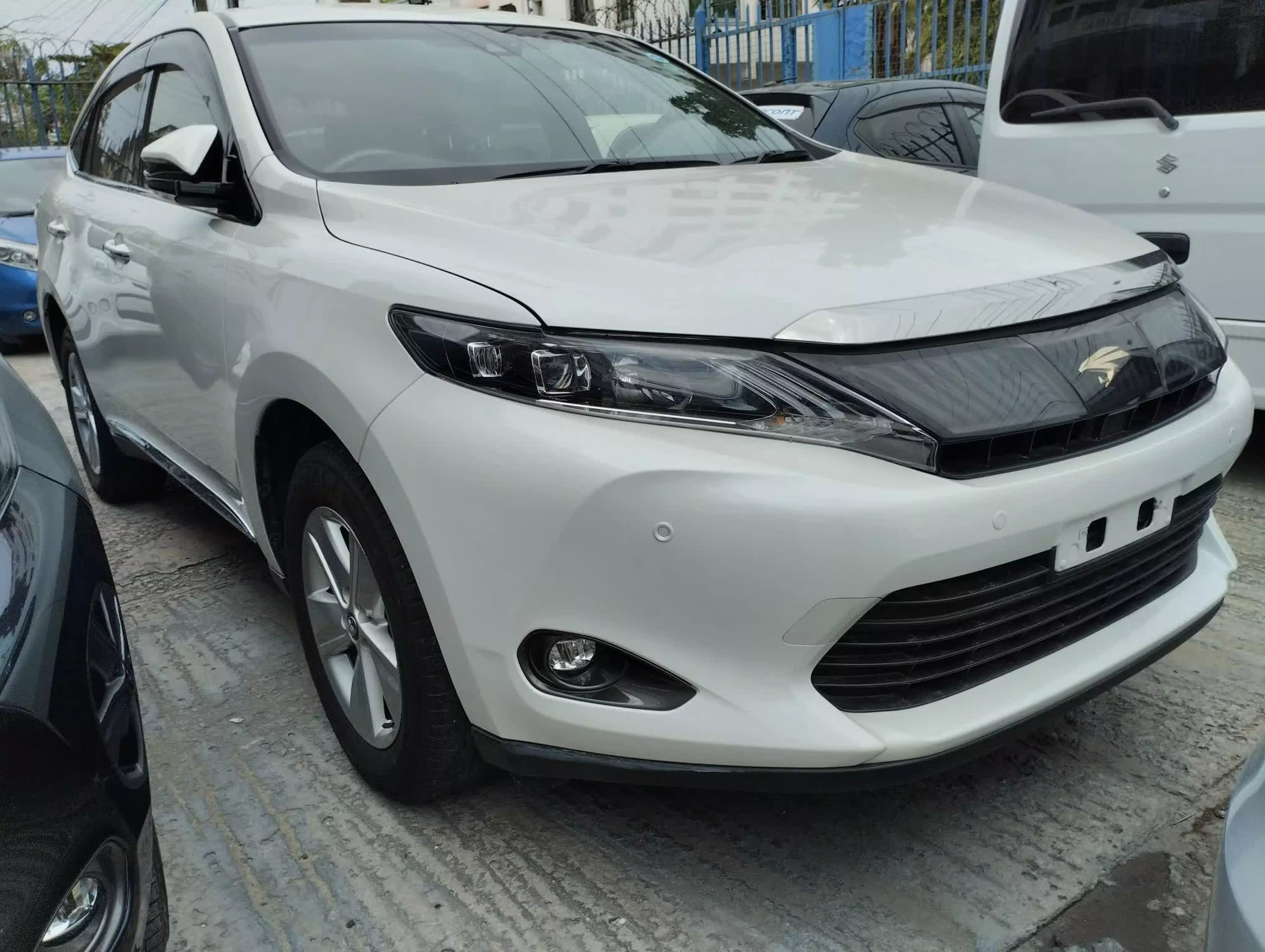 Toyota Harrier - 2016