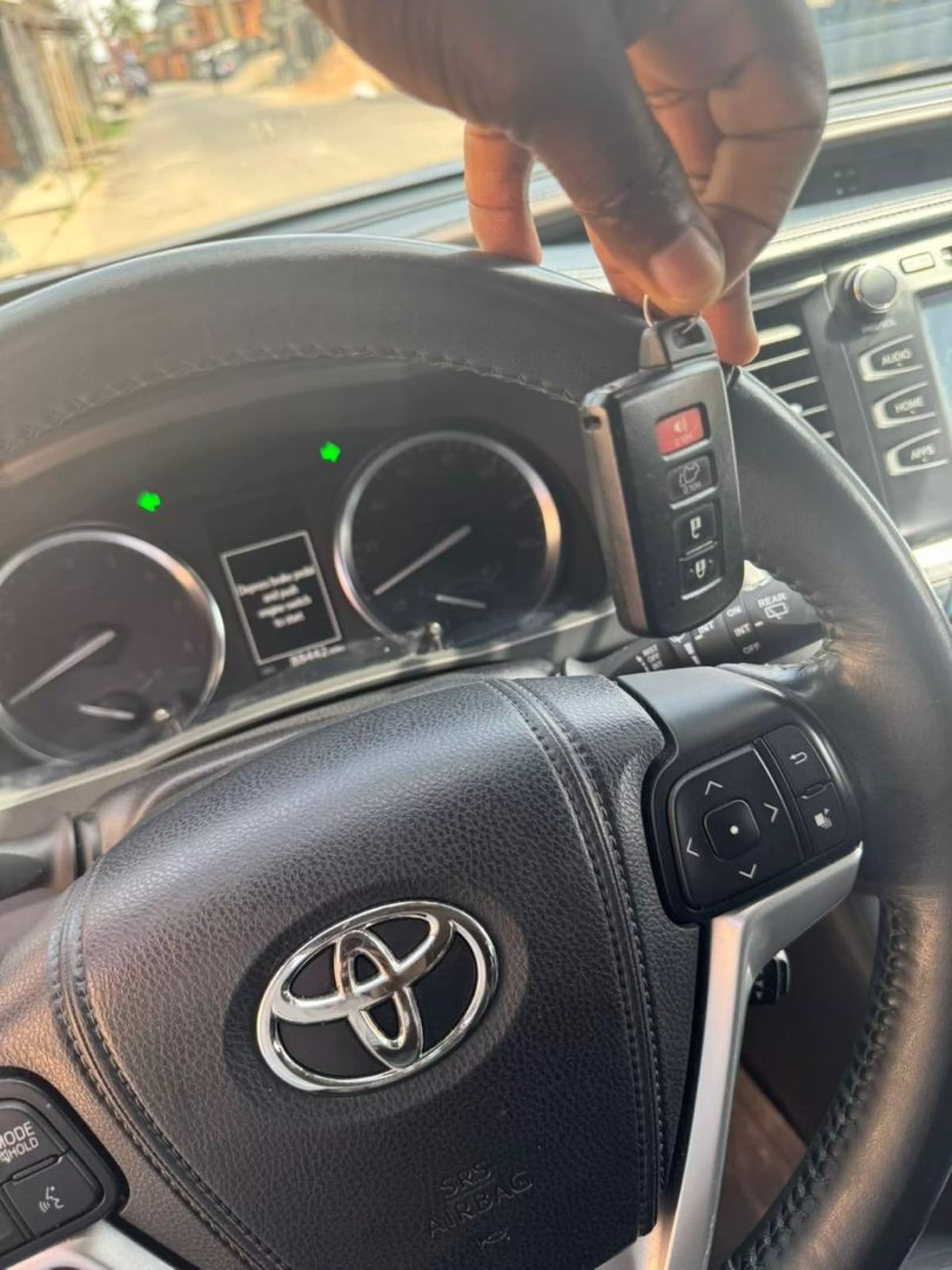 Toyota Highlander   - 2015