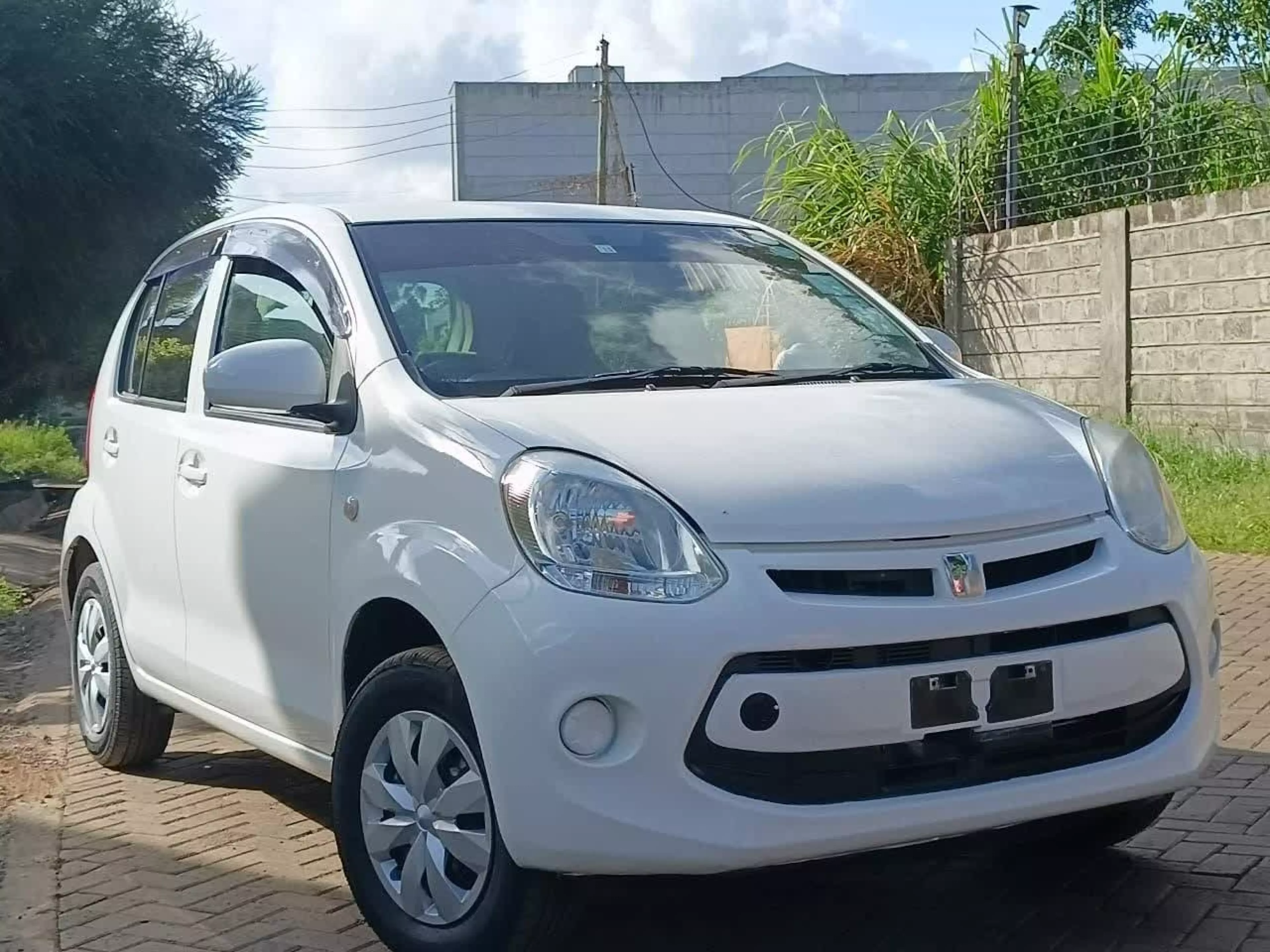 Toyota Passo - 2014