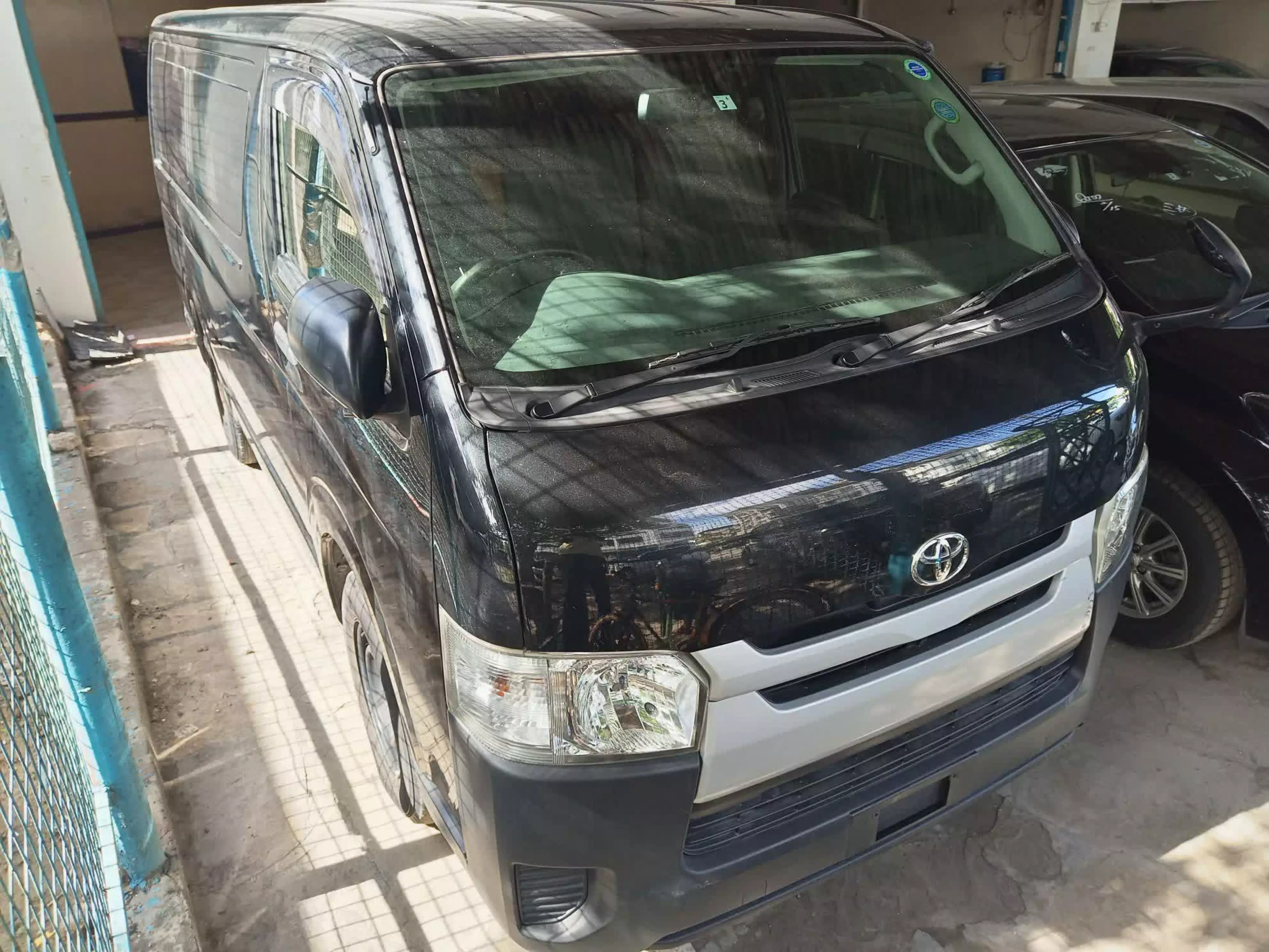 Toyota Hiace - 2016