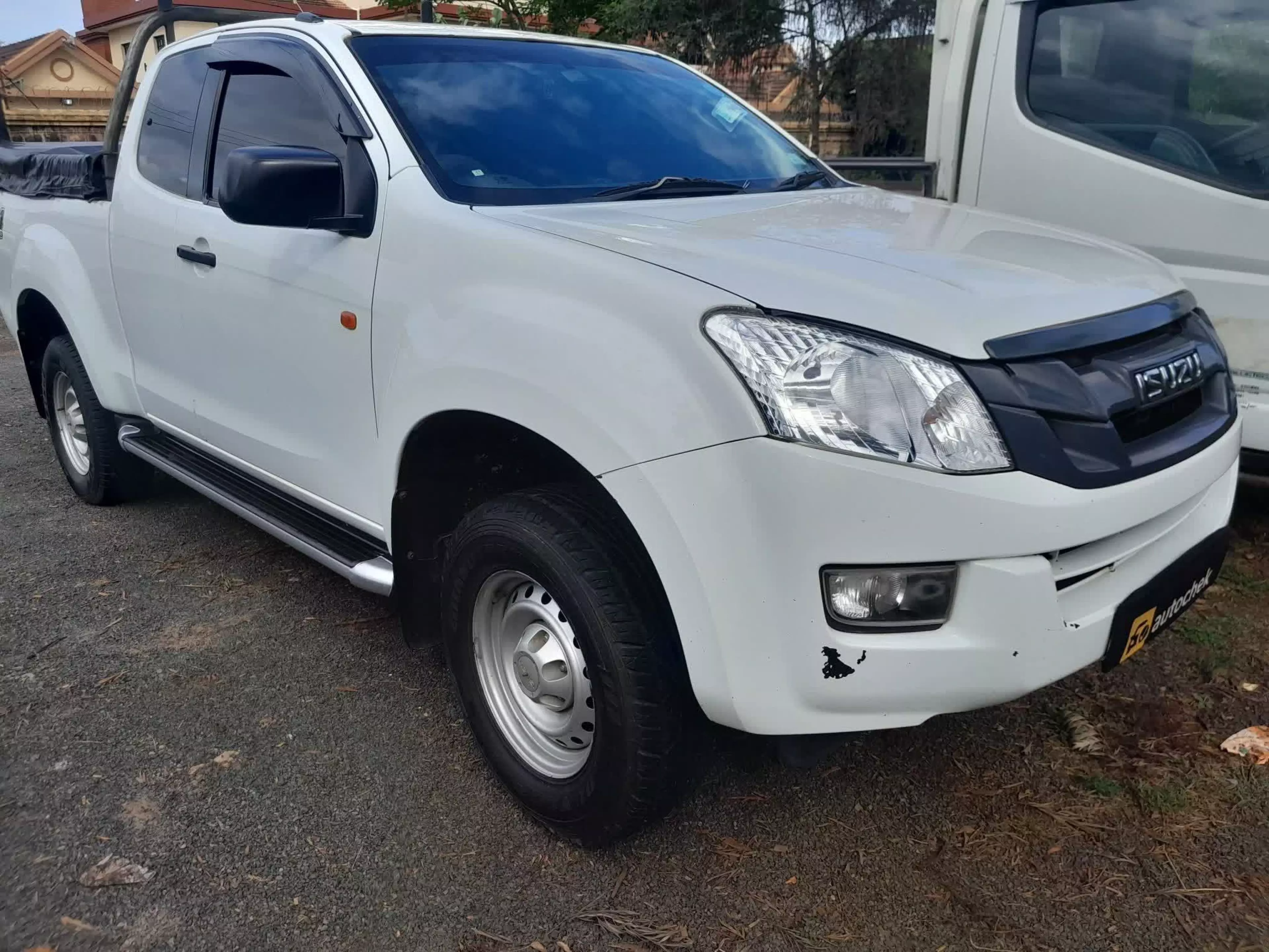 Isuzu PICK UP - 2014