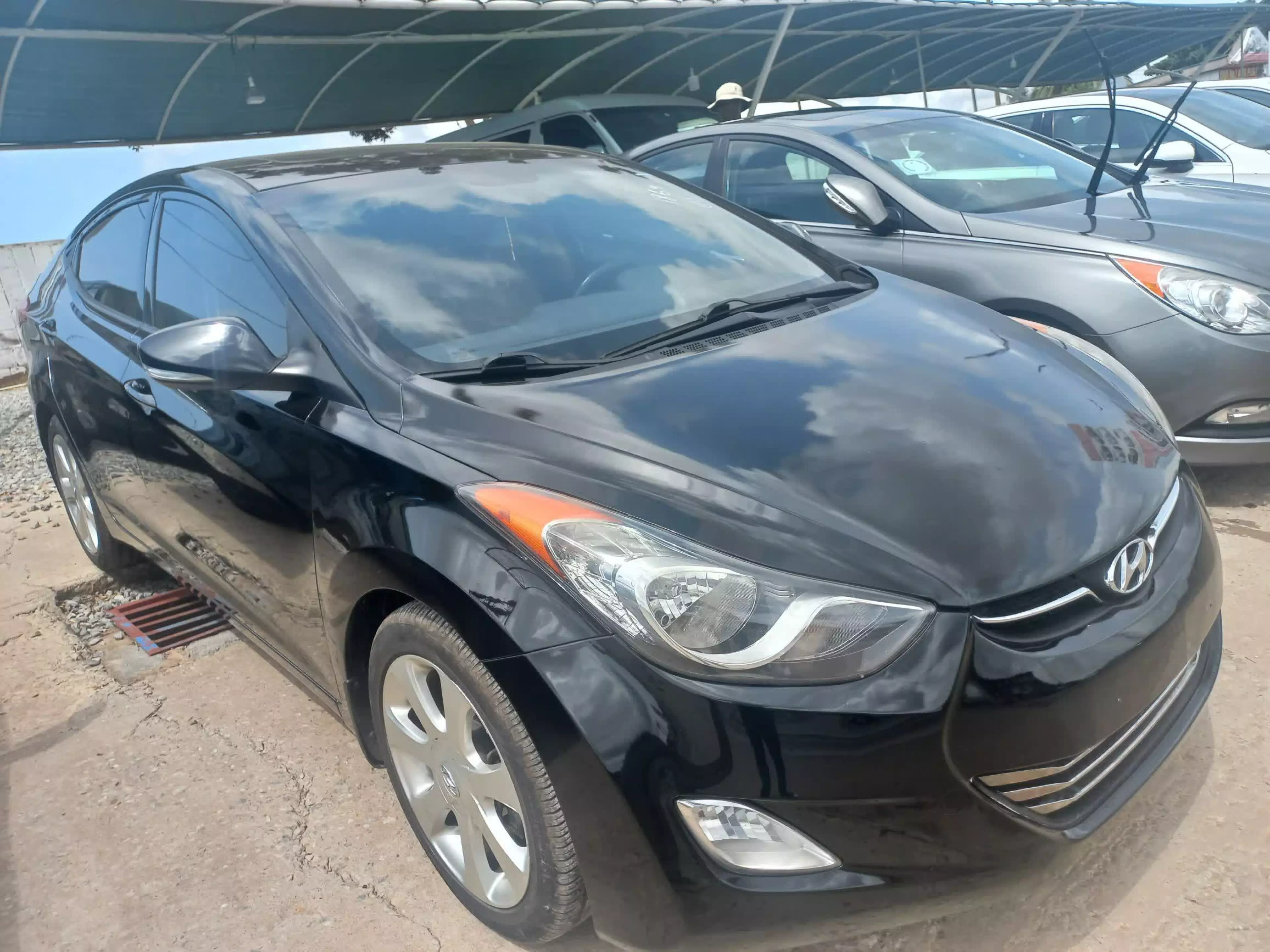 Hyundai Elantra - 2013