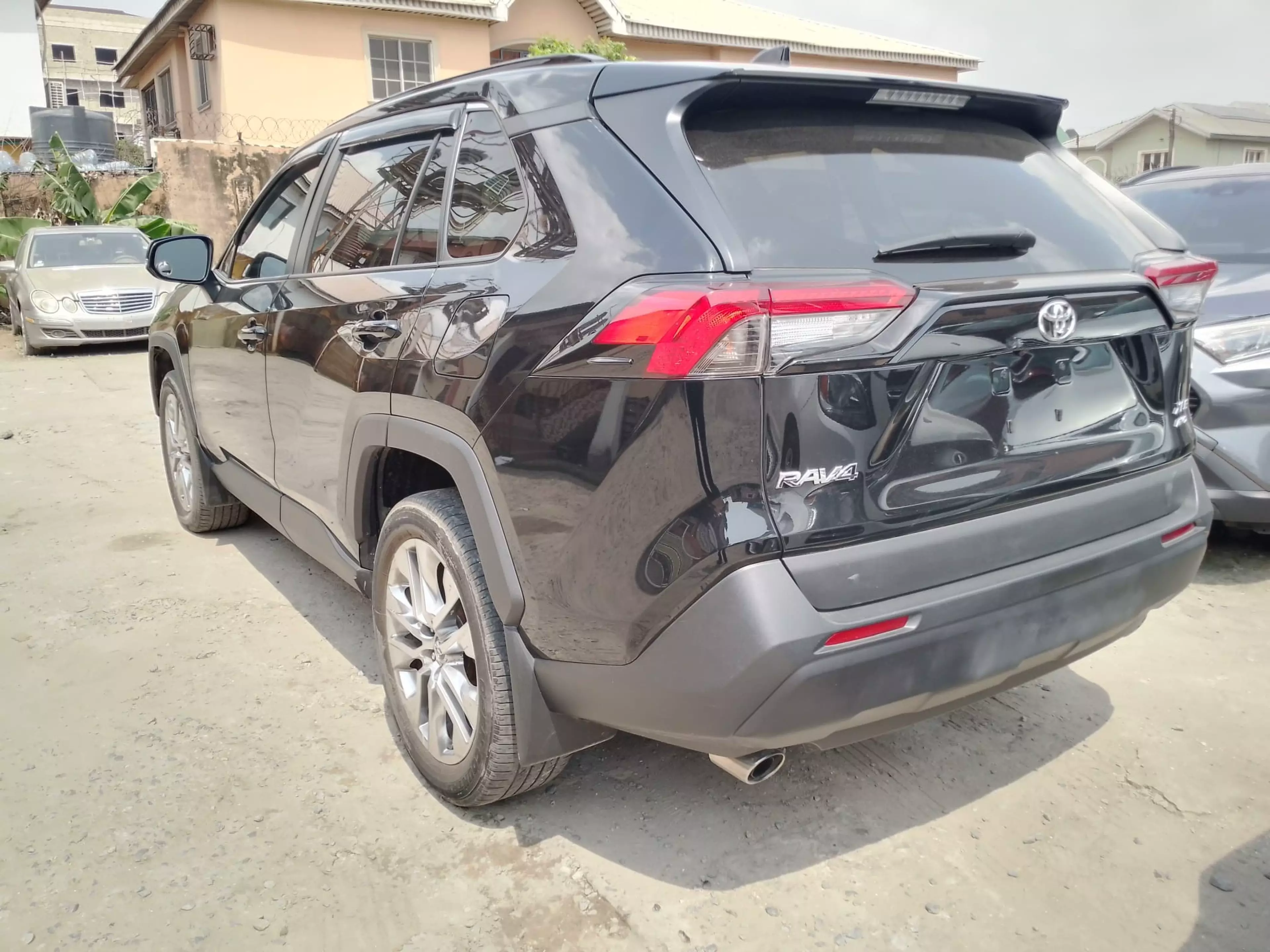 Toyota Rav 4 8AT 2.5l (Adventure Grade)   - 2020