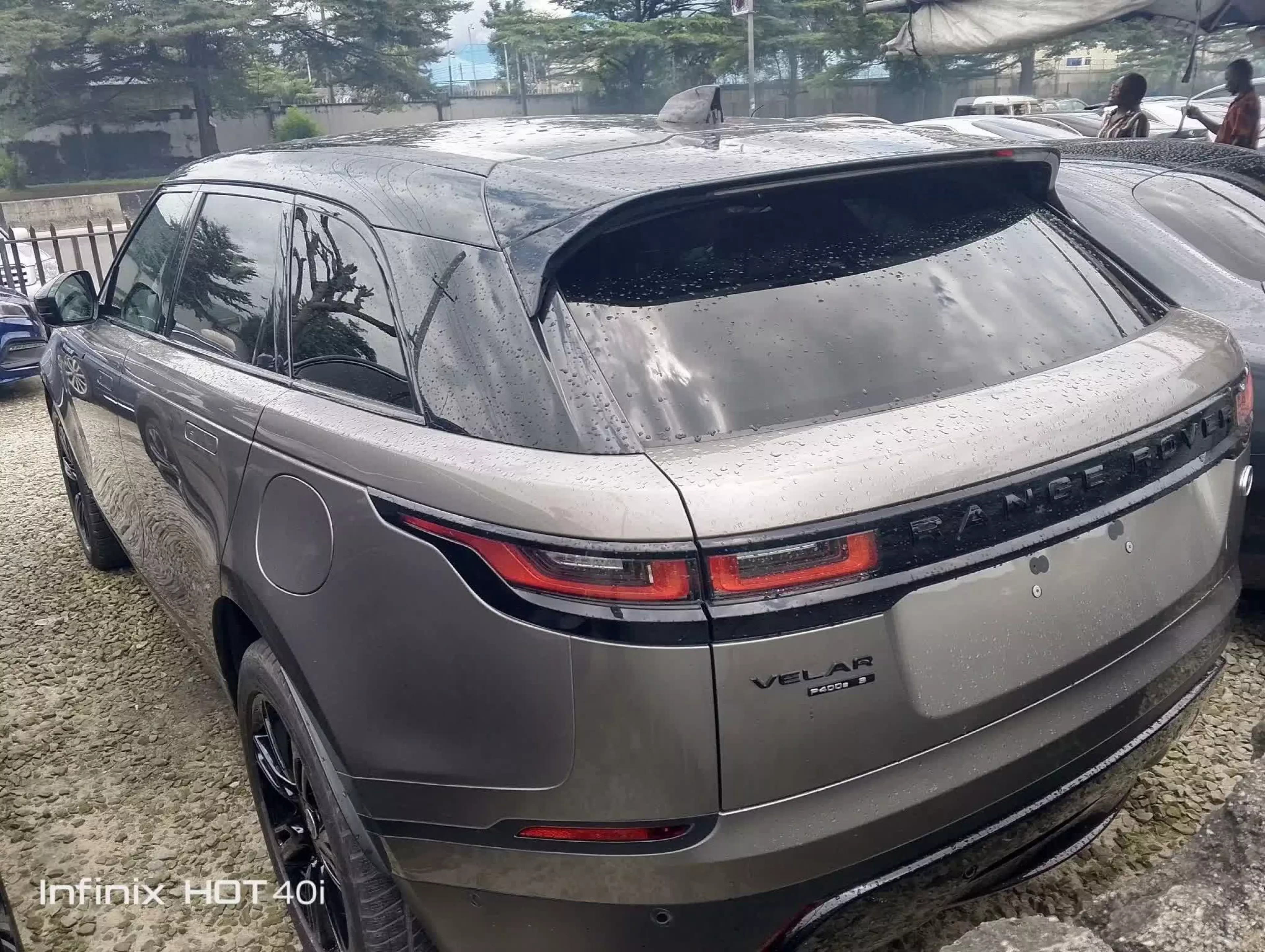 Land Rover Range Rover Velar   - 2021