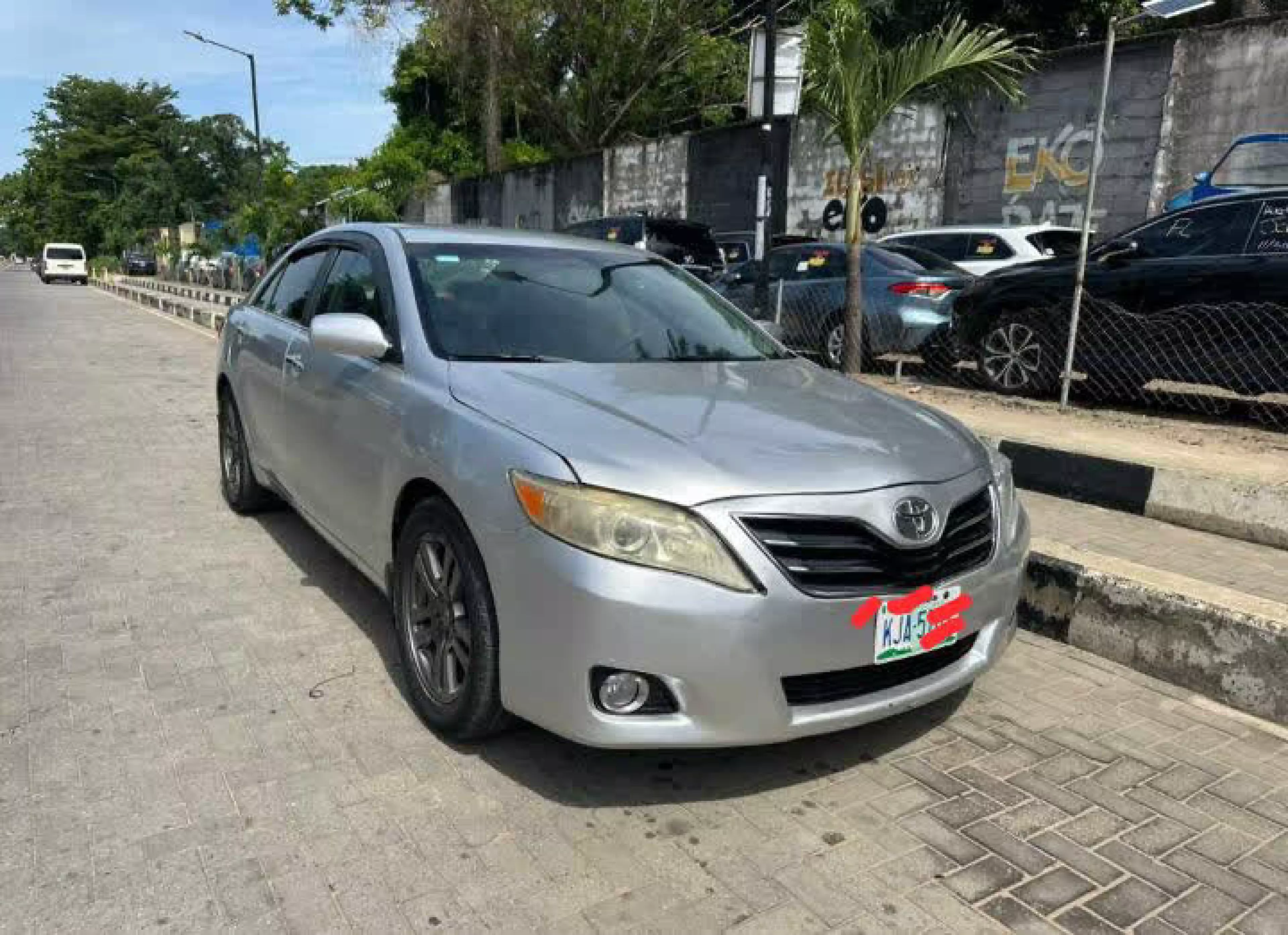 Toyota Camry - 2010