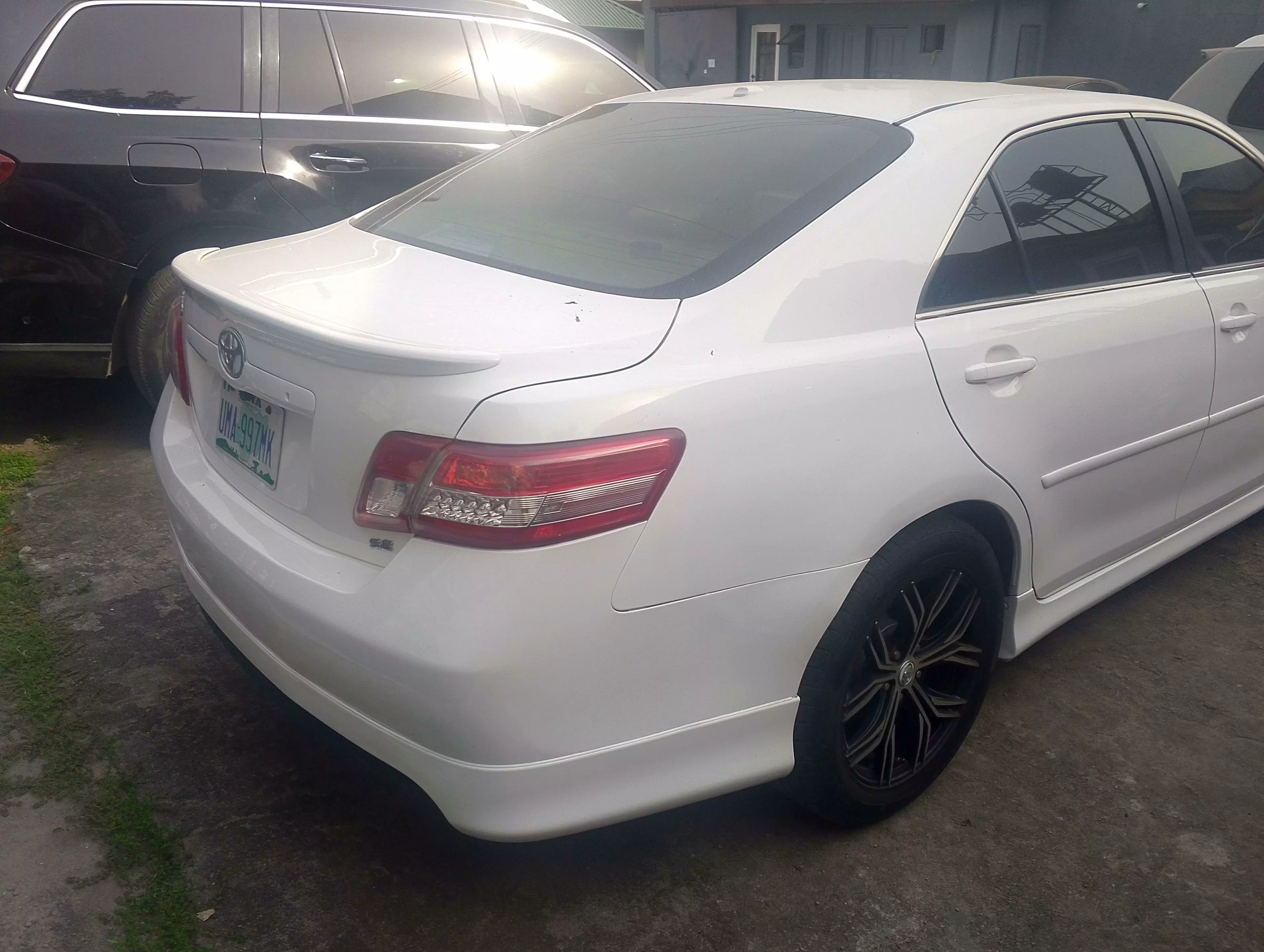 Toyota Camry   - 2011