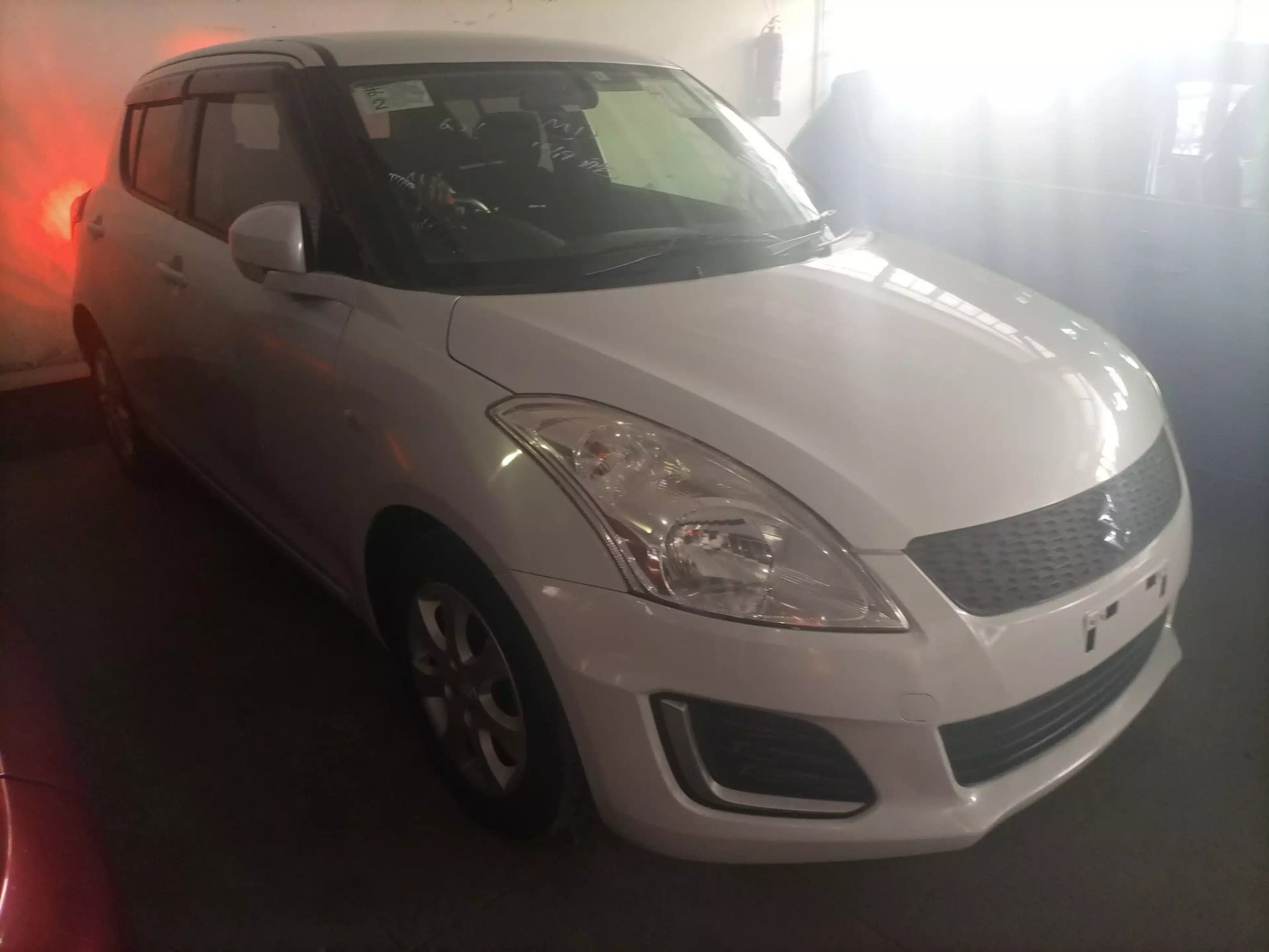 SUZUKI Swift GLX - 2015