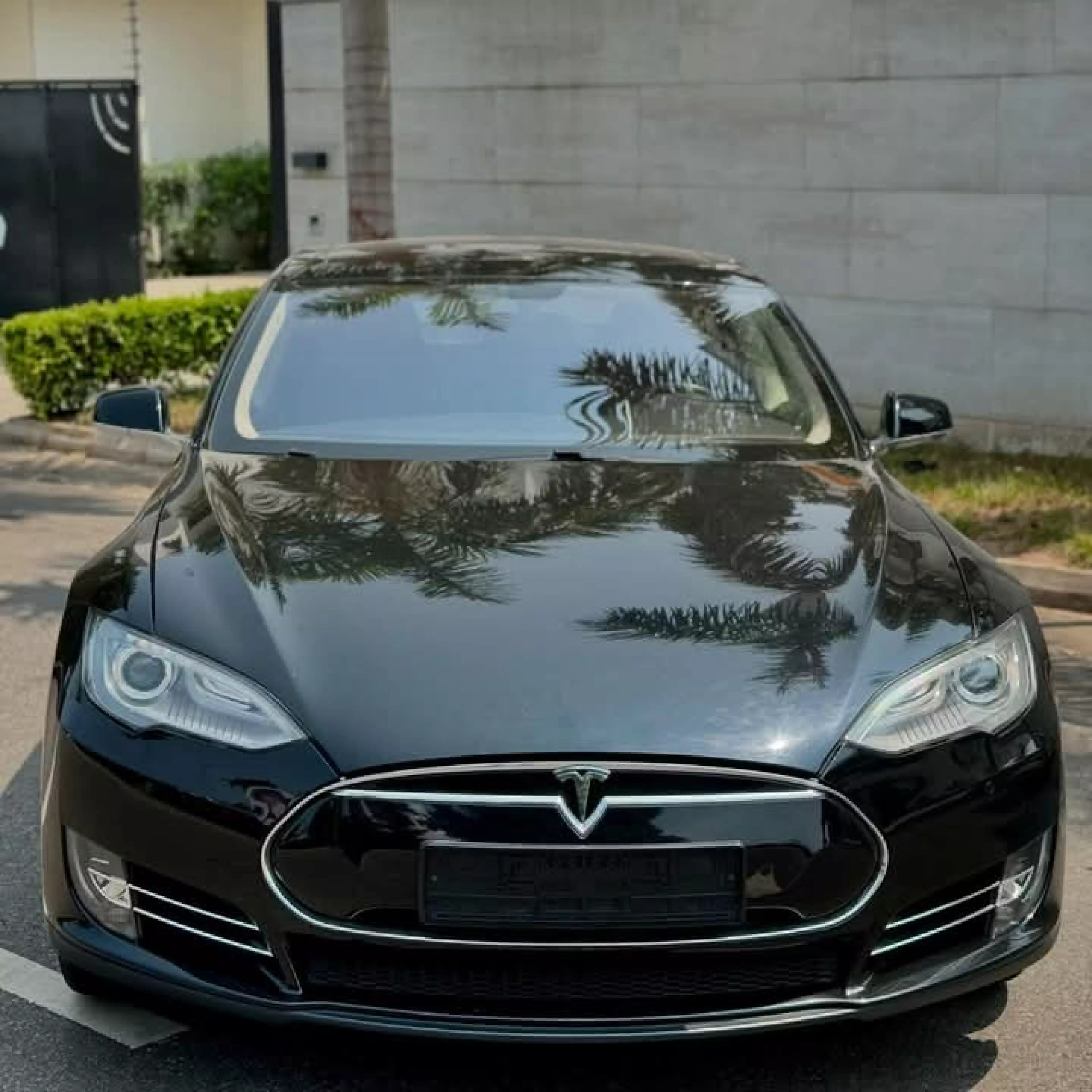 Tesla Model S - 2016