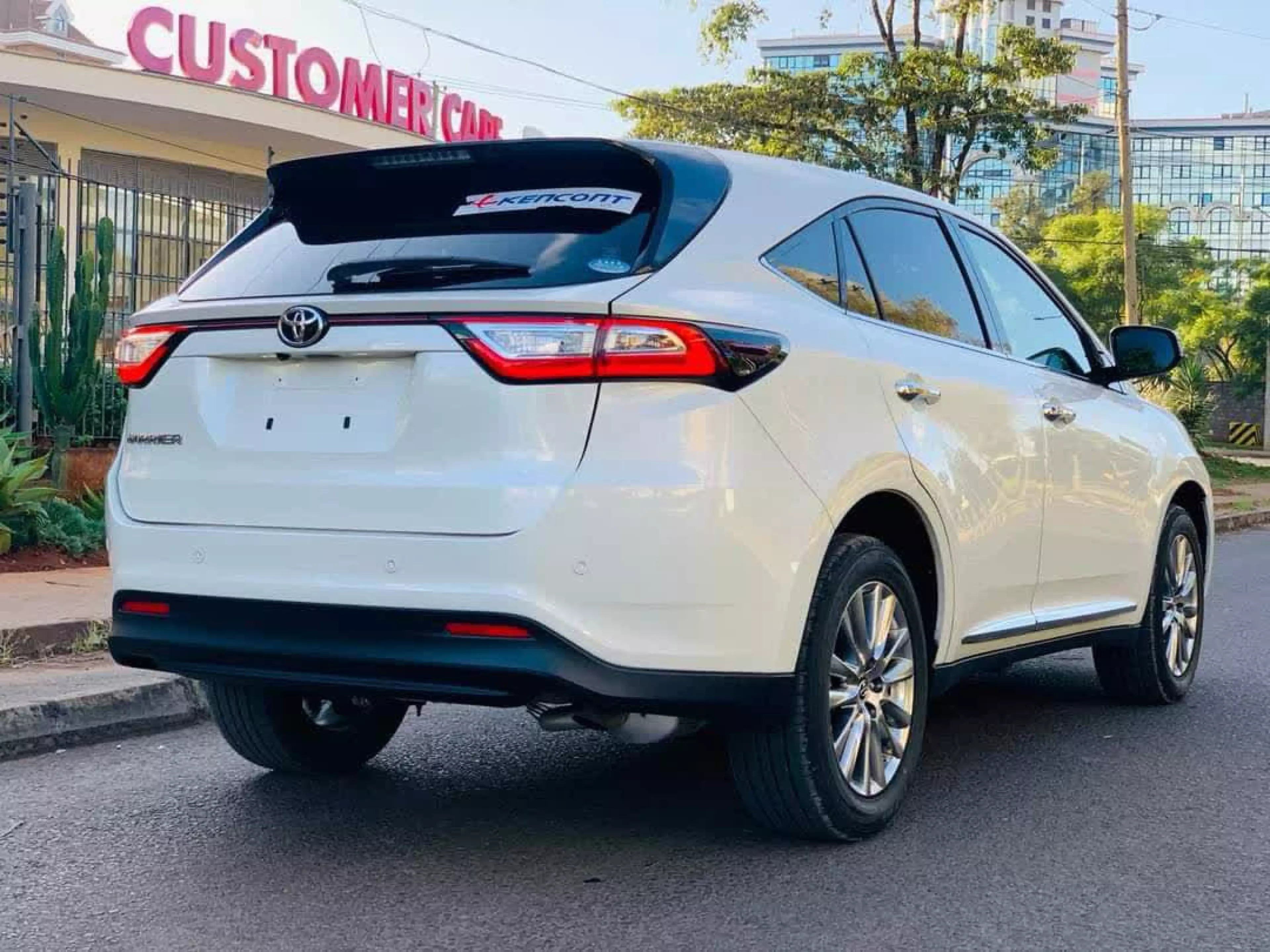 Toyota Harrier   - 2017