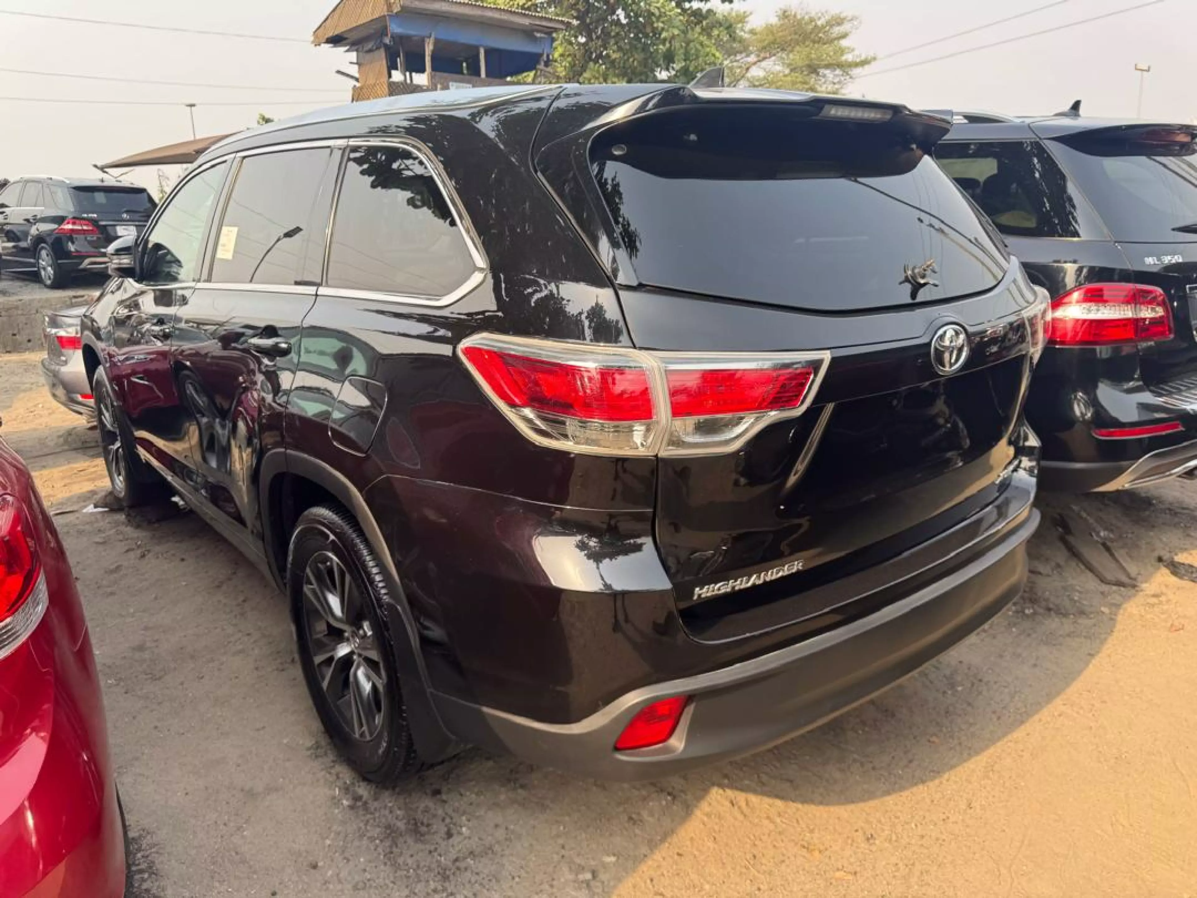 Toyota Highlander   - 2016