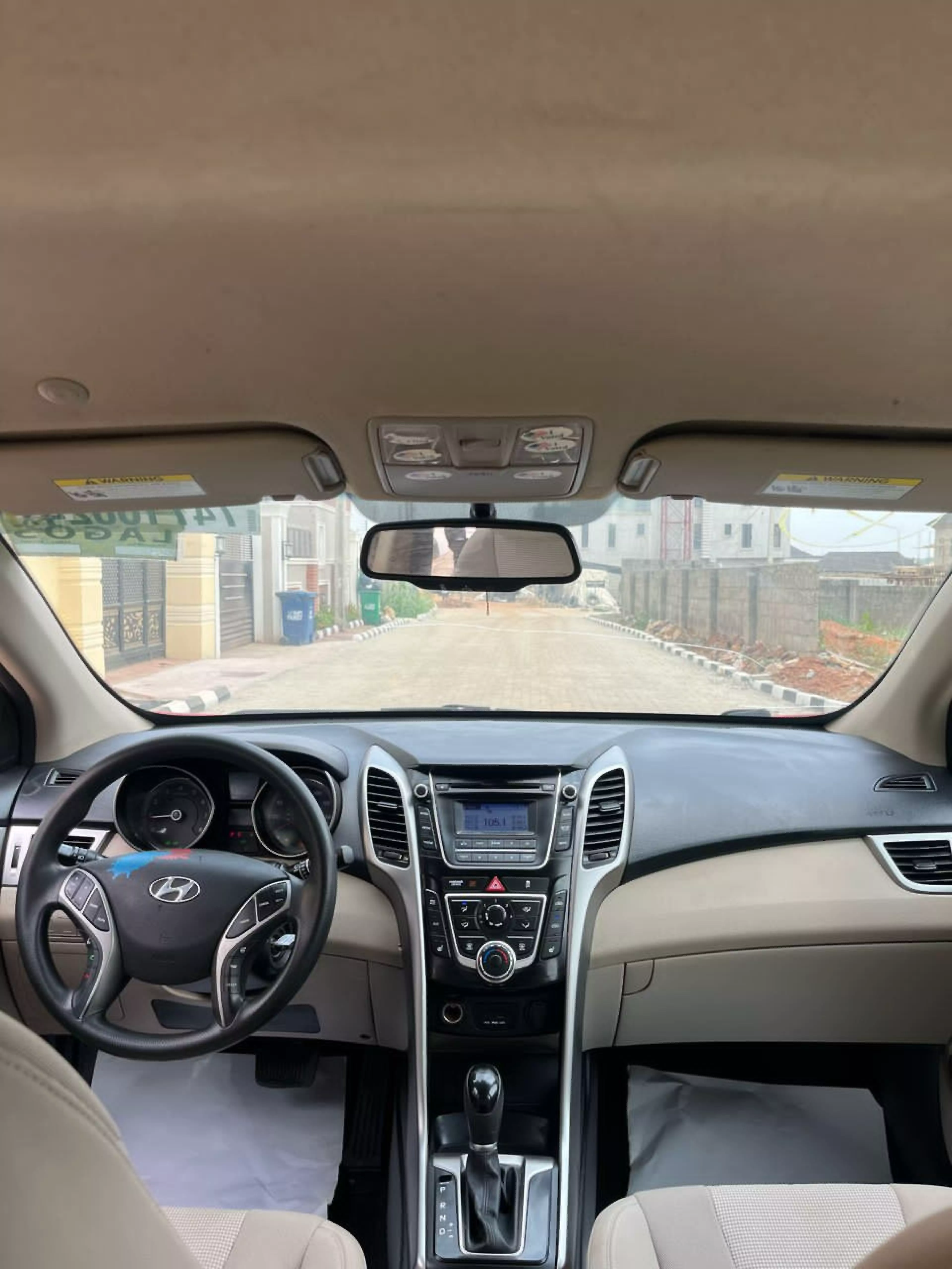 Hyundai Elantra   - 2013