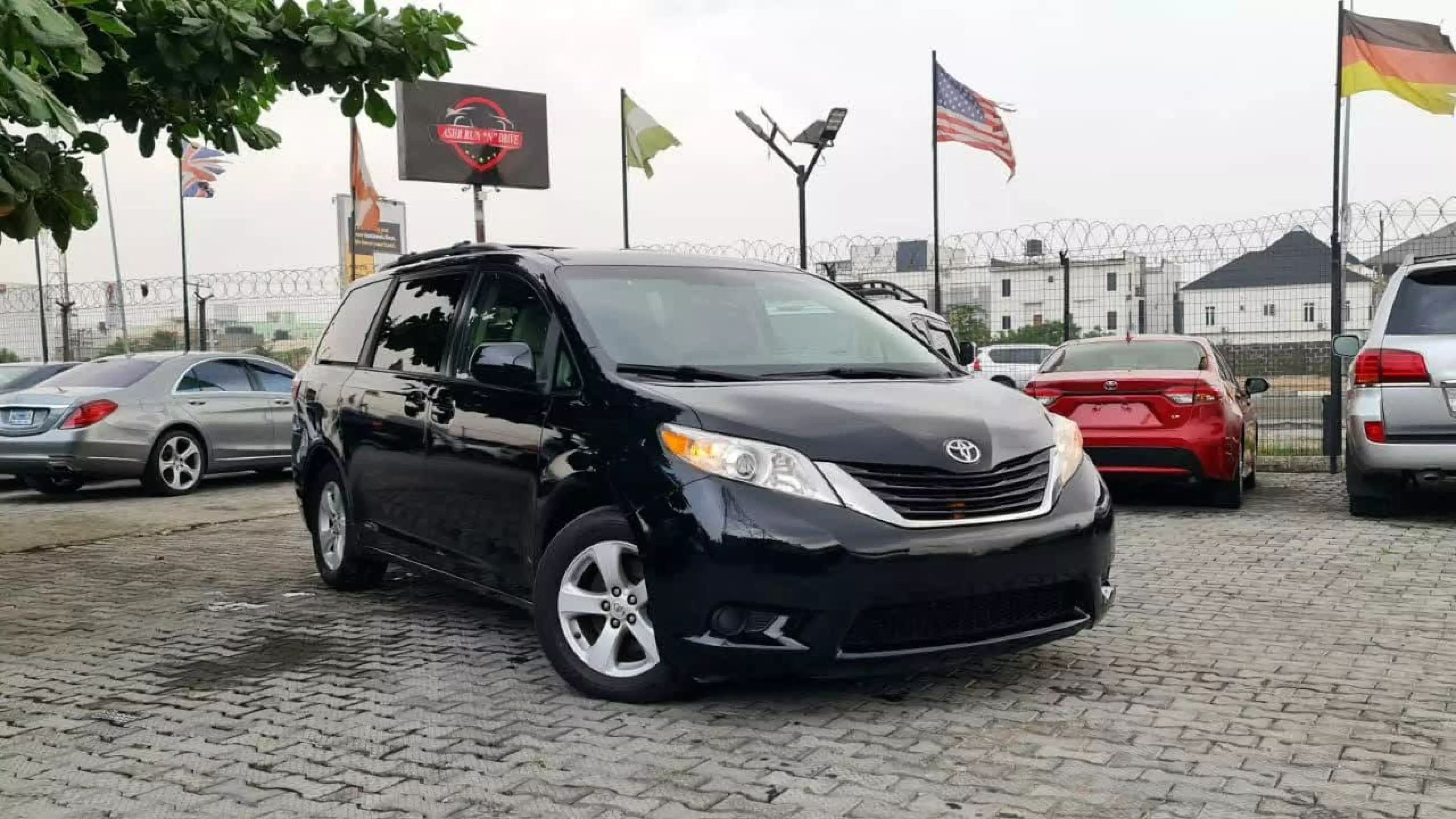 Toyota Sienna - 2014