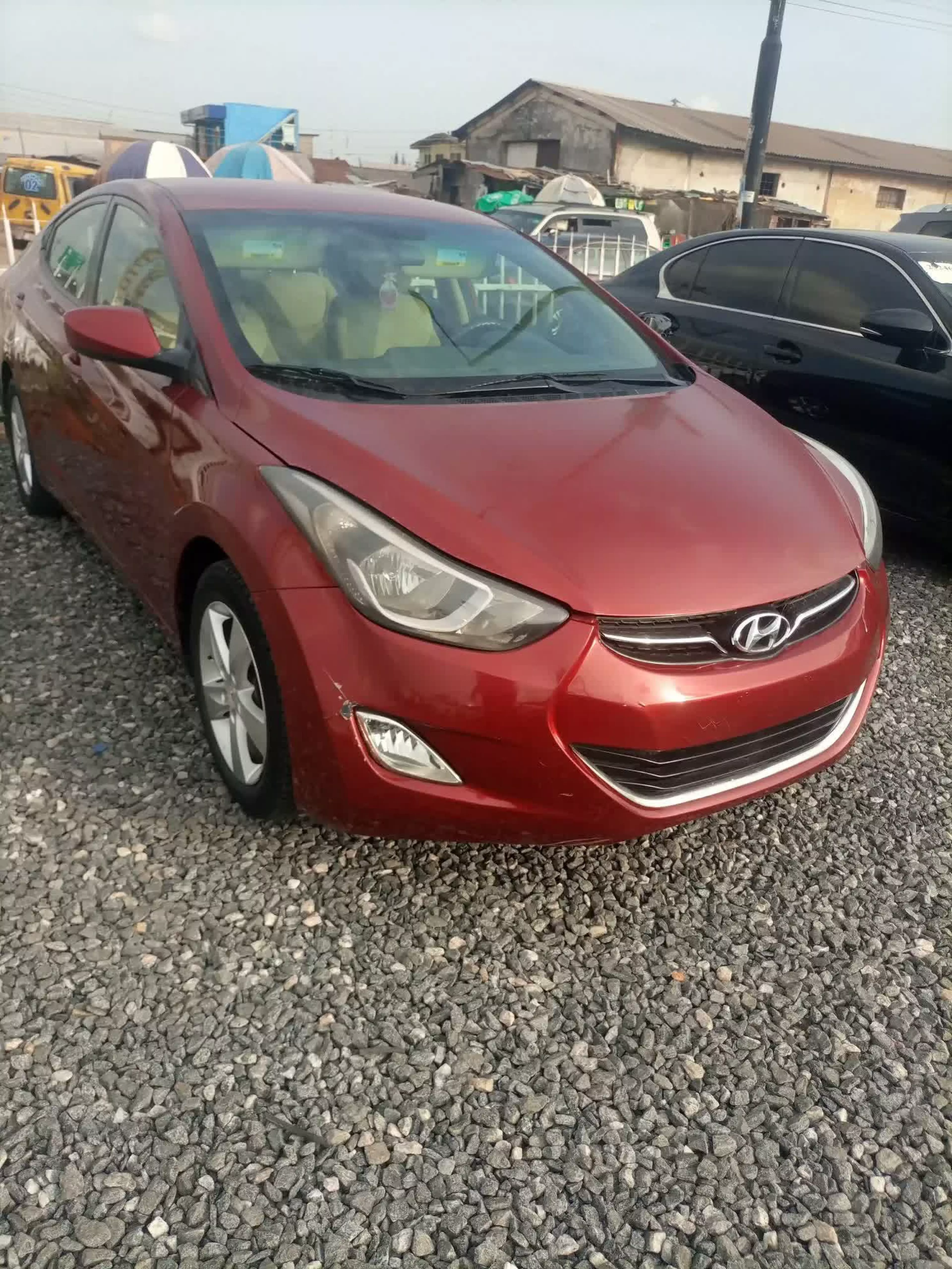 Hyundai Elantra - 2013