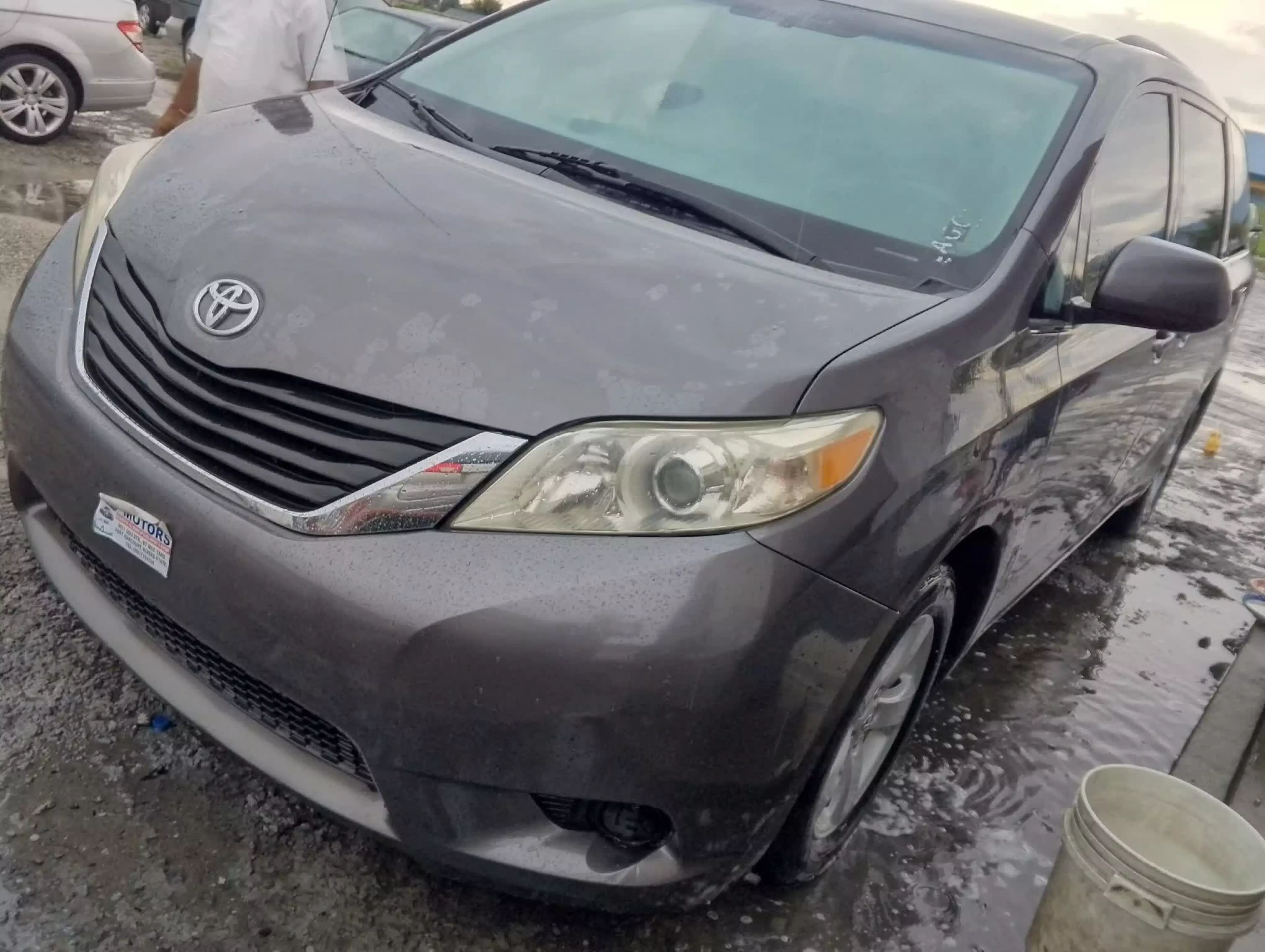 Toyota Sienna   - 2011