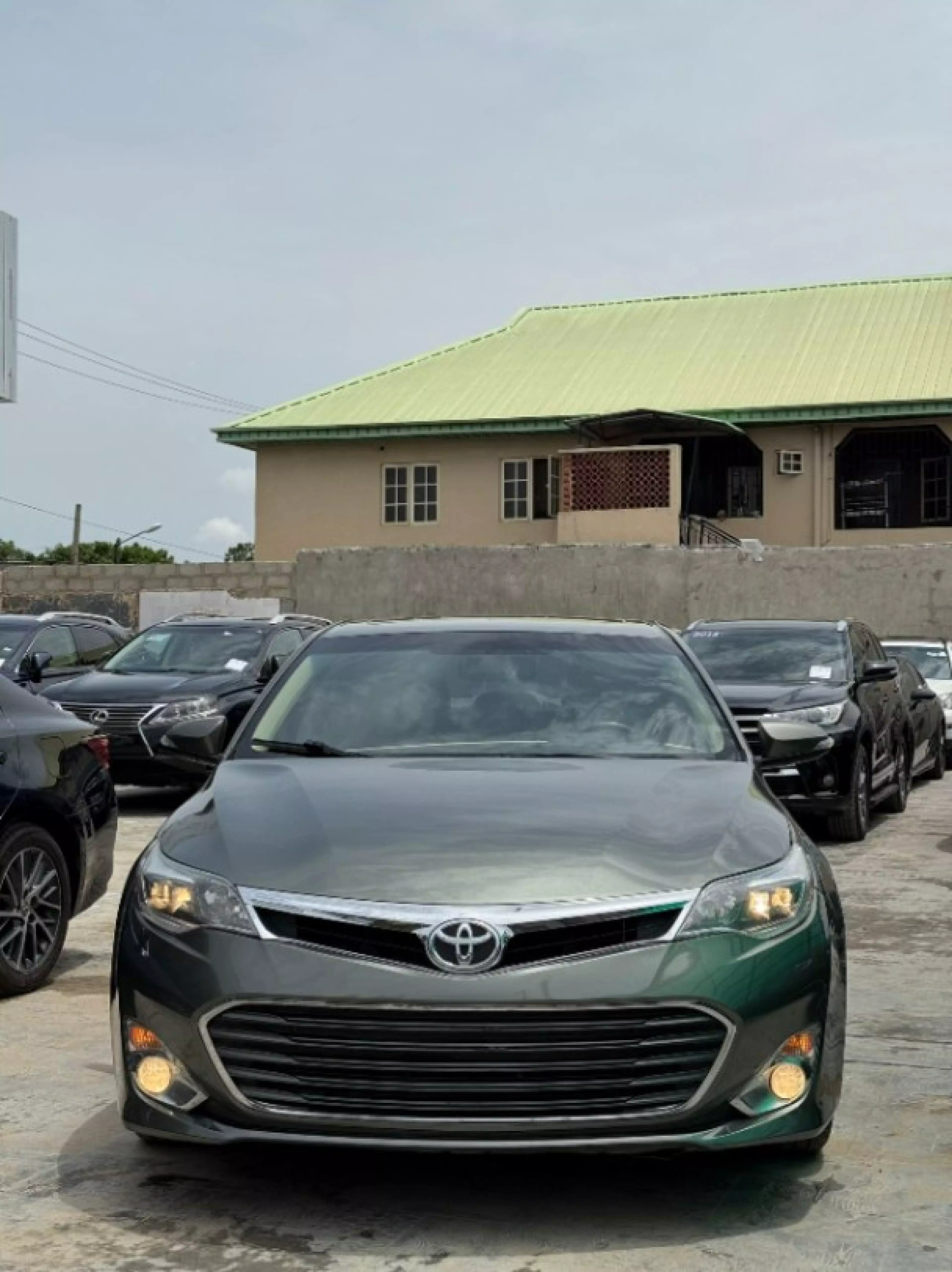 Toyota Avalon - 2013